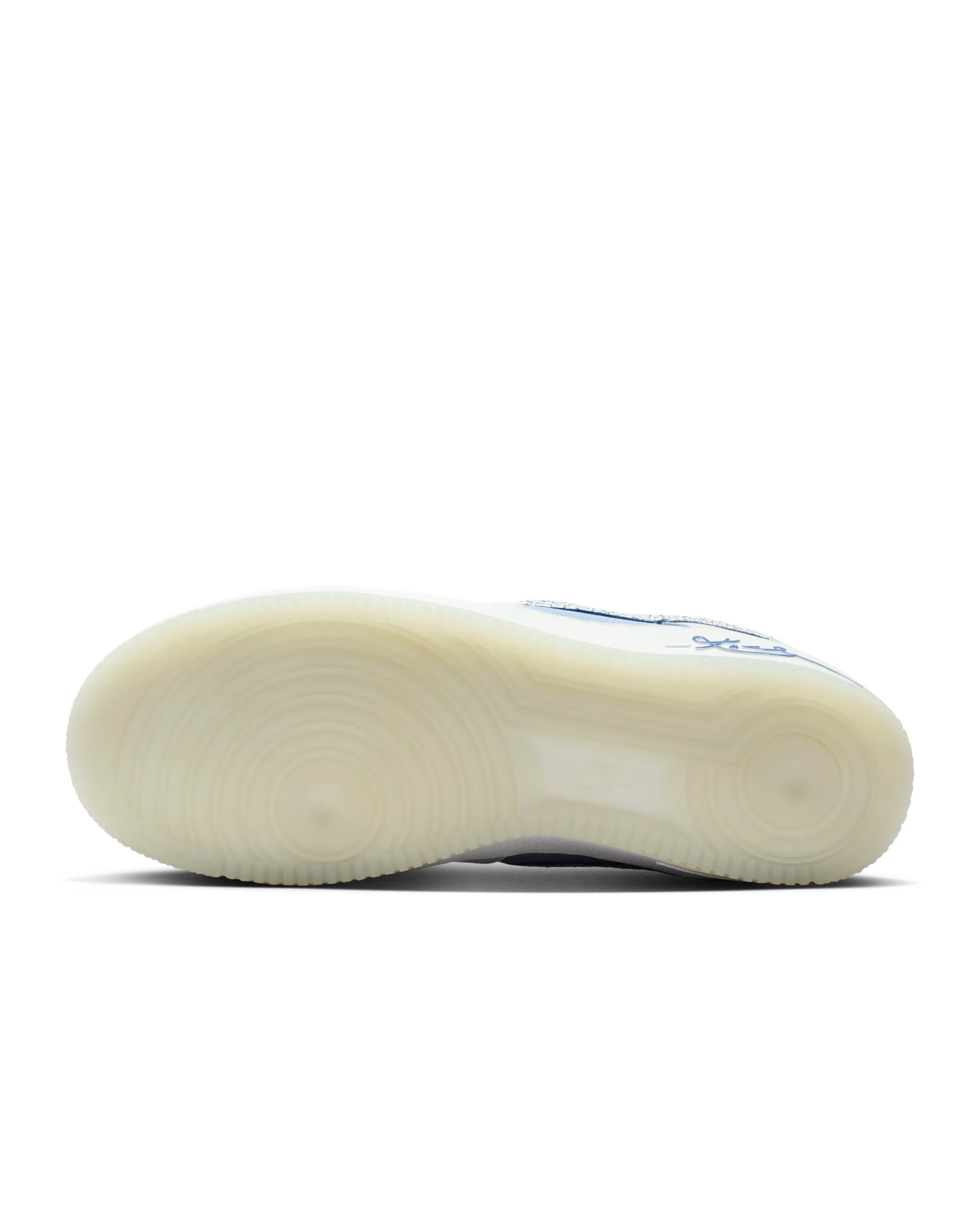 8097B9_Kobe-Bryant-x-Nike-Air-Force-1-Low_CITY-OF-CHAMPIONS_IM0583-400_img1