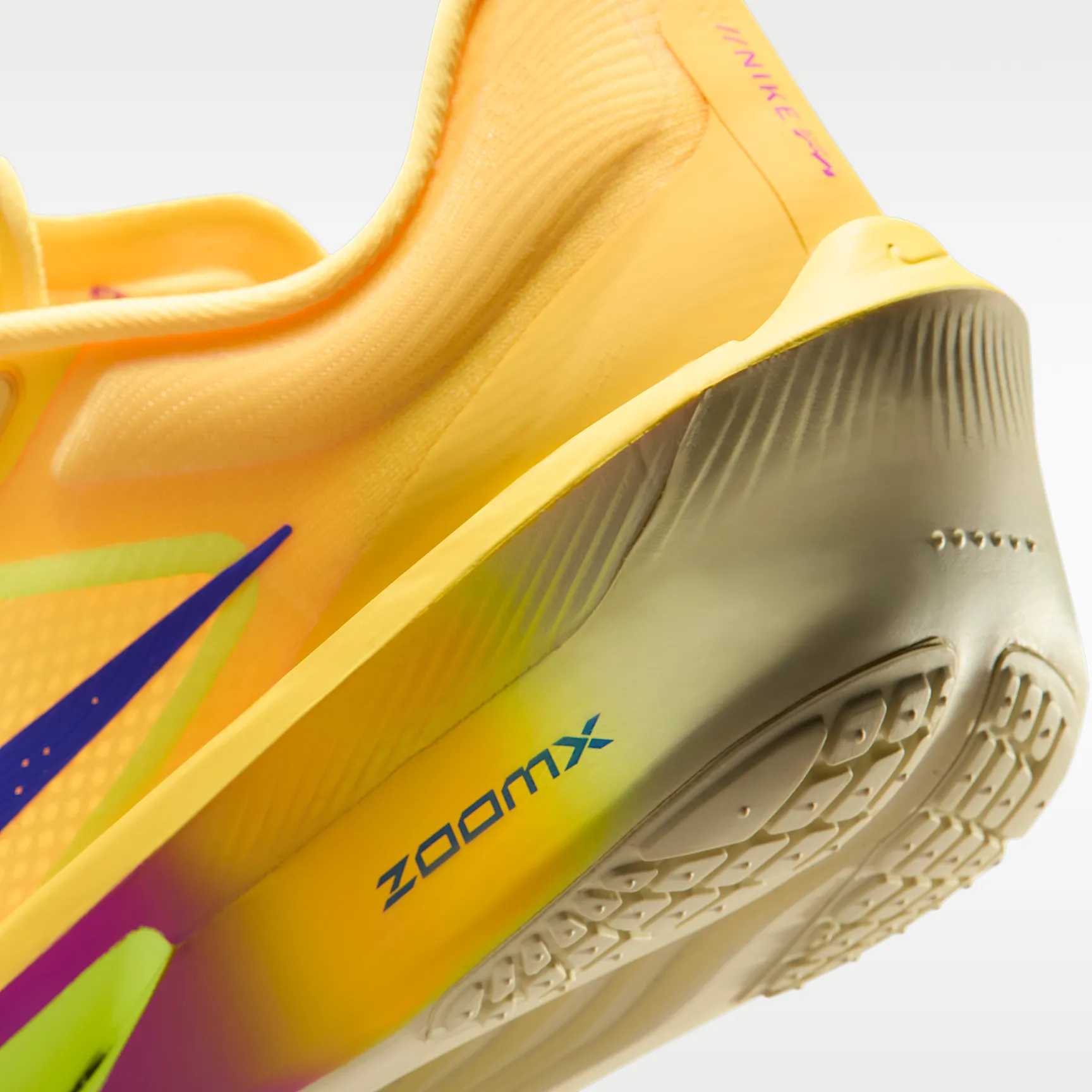 FBC041_Nike-Zoom-Fly-6_LASER-ORANGE-CITRON-PULSE_FN8454-800_img7