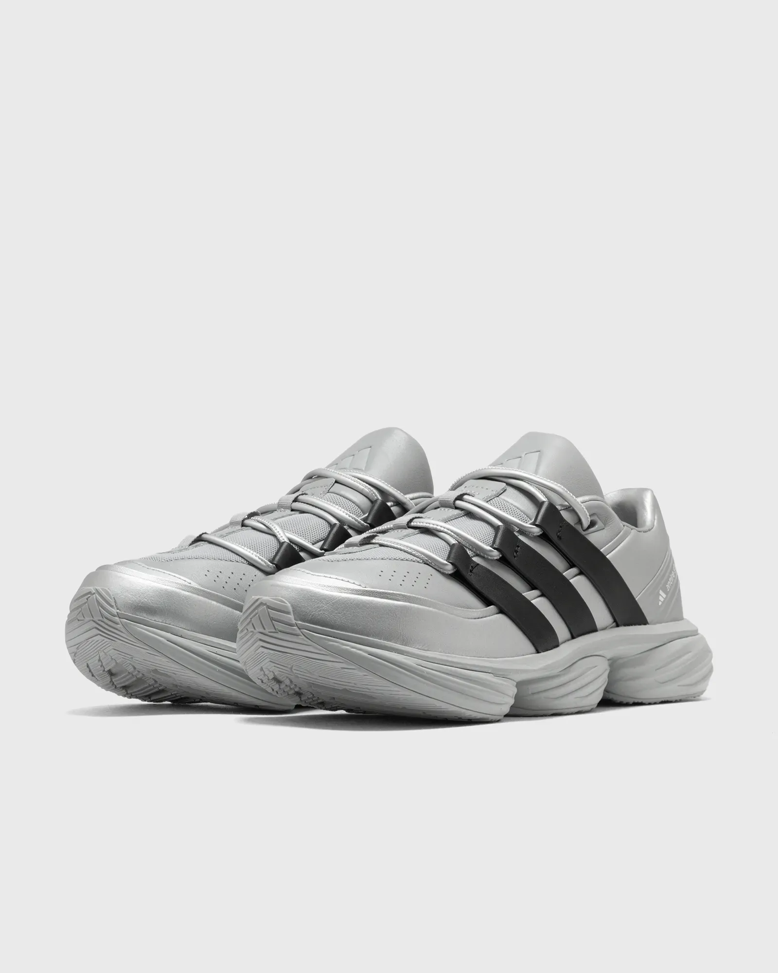 B7B7B5_Entire-Studios-x-adidas-Lightblaze-POD_SILVER_KI3211_img1