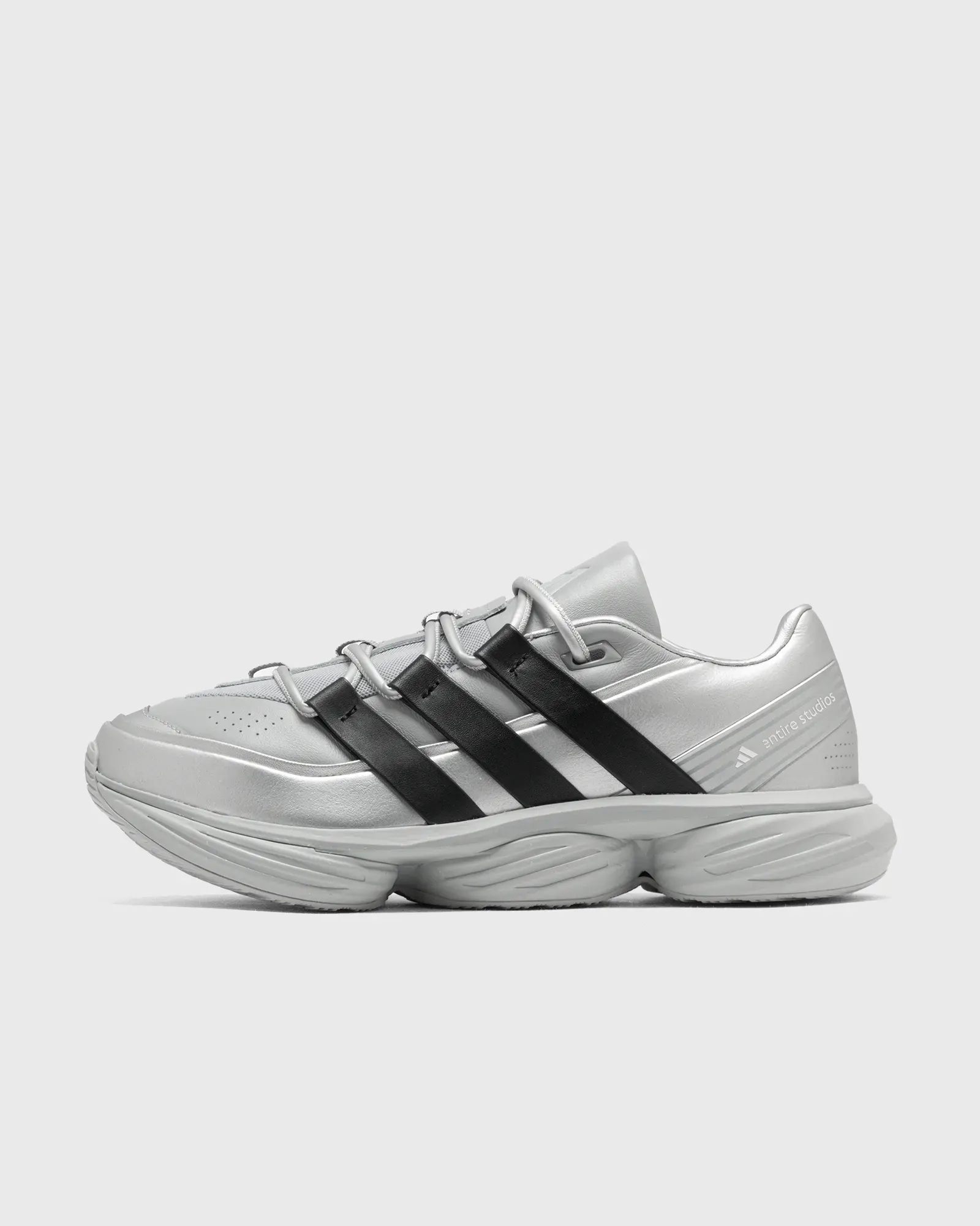 B7B7B5_Entire-Studios-x-adidas-Lightblaze-POD_SILVER_KI3211_img0