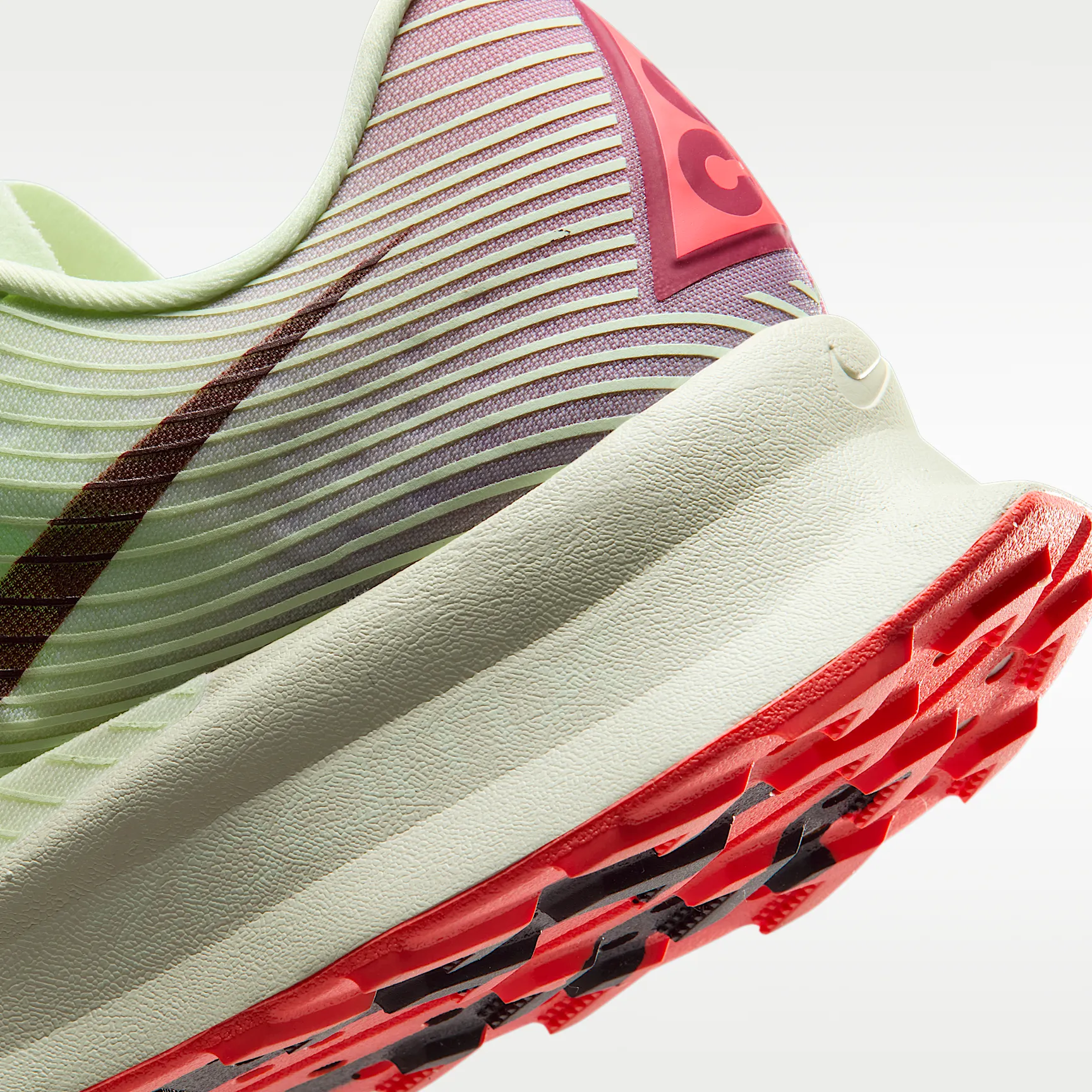 B5B86E_-Nike-ACG-ZoomX-Ultrafly-Trail_VOLT-TINT_HF5668-700_img7