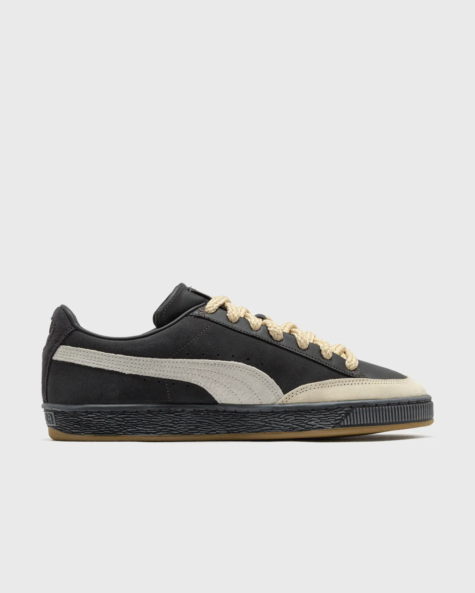 000000_Nahmias-x-Puma-Suede_VINTAGE-BLACK_407026-01_img2