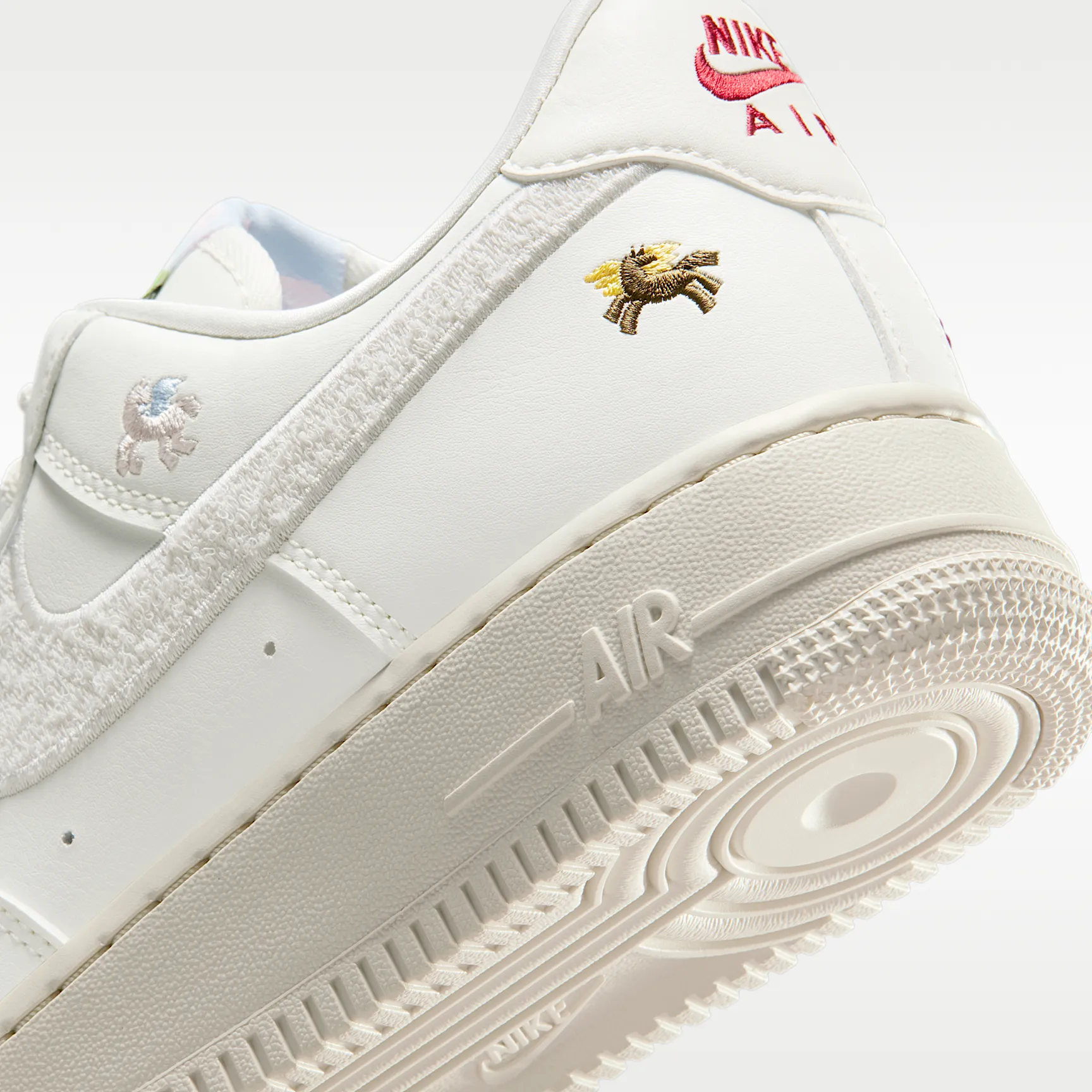 5B4528_Nike-Air-Force-1-Low-'07-SE-LNY_YEAR-OF-THE-HORSE_IQ1143-100_img7