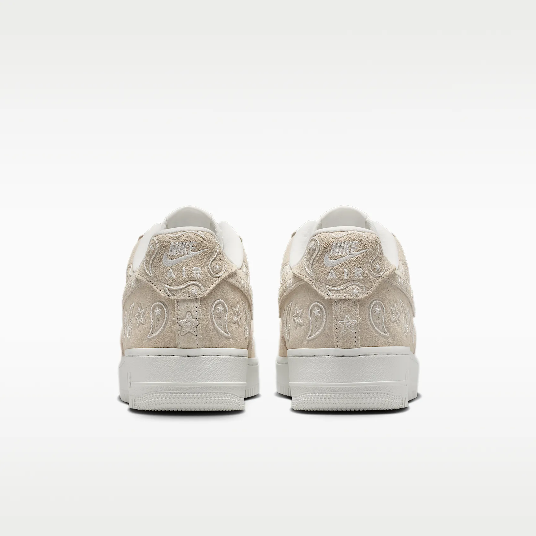 BBAEA0_Nike-Air-Force-1-'07-LV8_Paisley_IU2363-100_img5