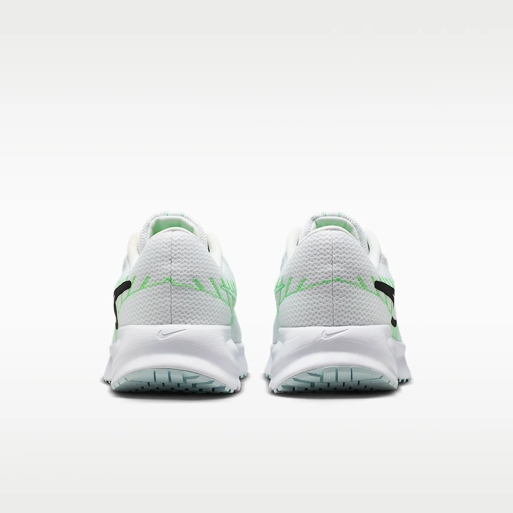 8AB39E_Nike-Run-Defy_WHITE-GREEN-STRIKE_HM9594-112_img5