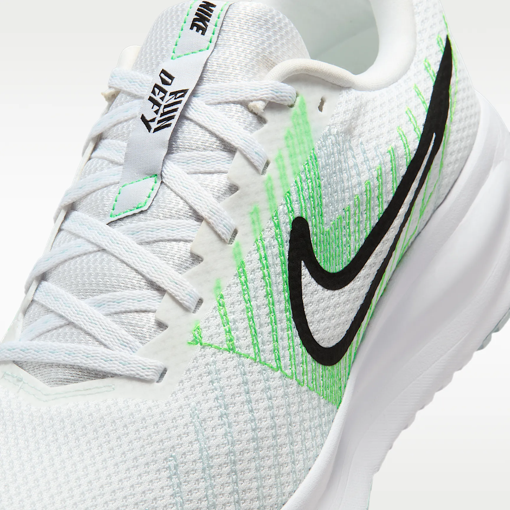 8AB39E_Nike-Run-Defy_WHITE-GREEN-STRIKE_HM9594-112_img6