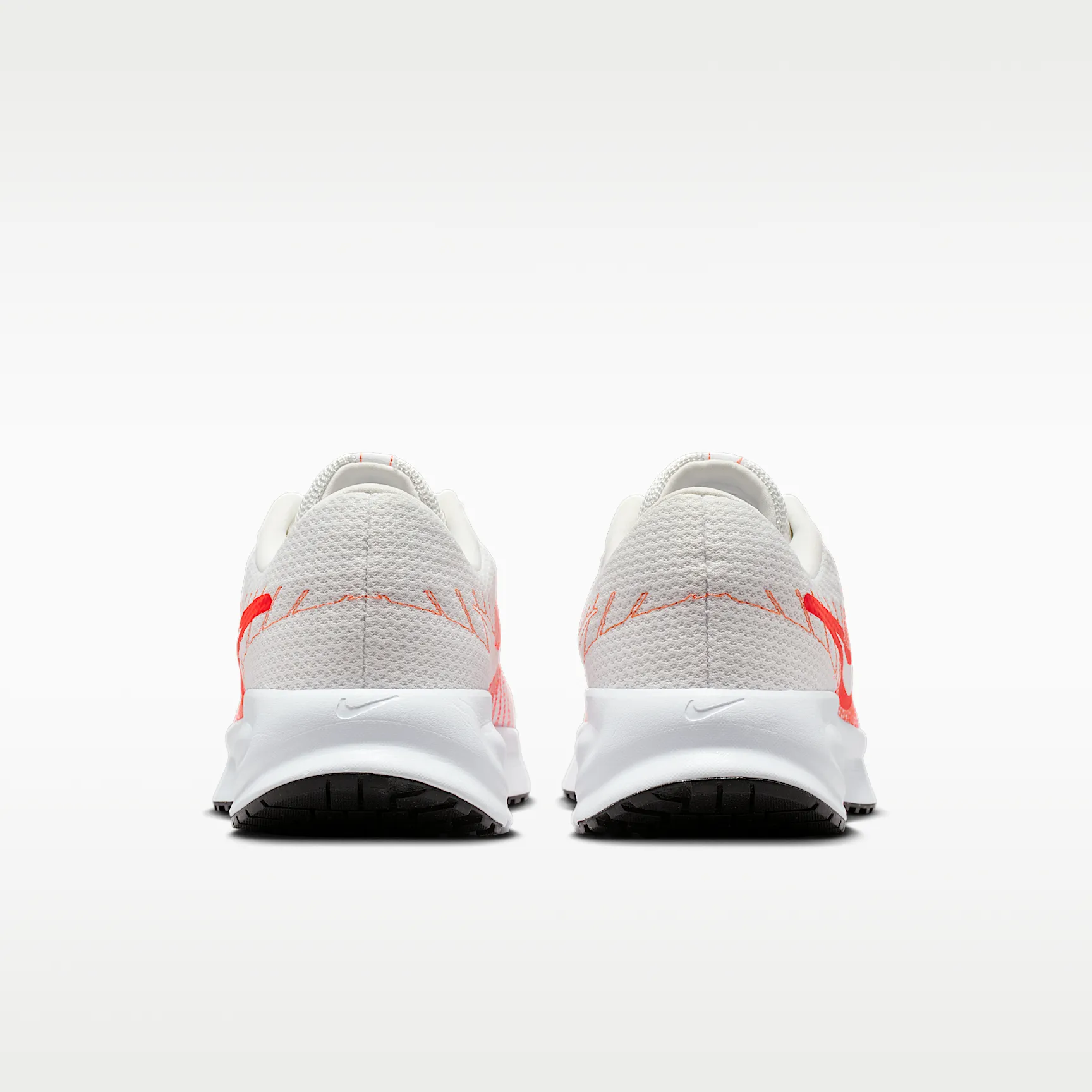 FB2530_Nike-Run-Defy_SUMMIT-WHITE-BRIGHT-CRIMSON_HM9594-103_img5