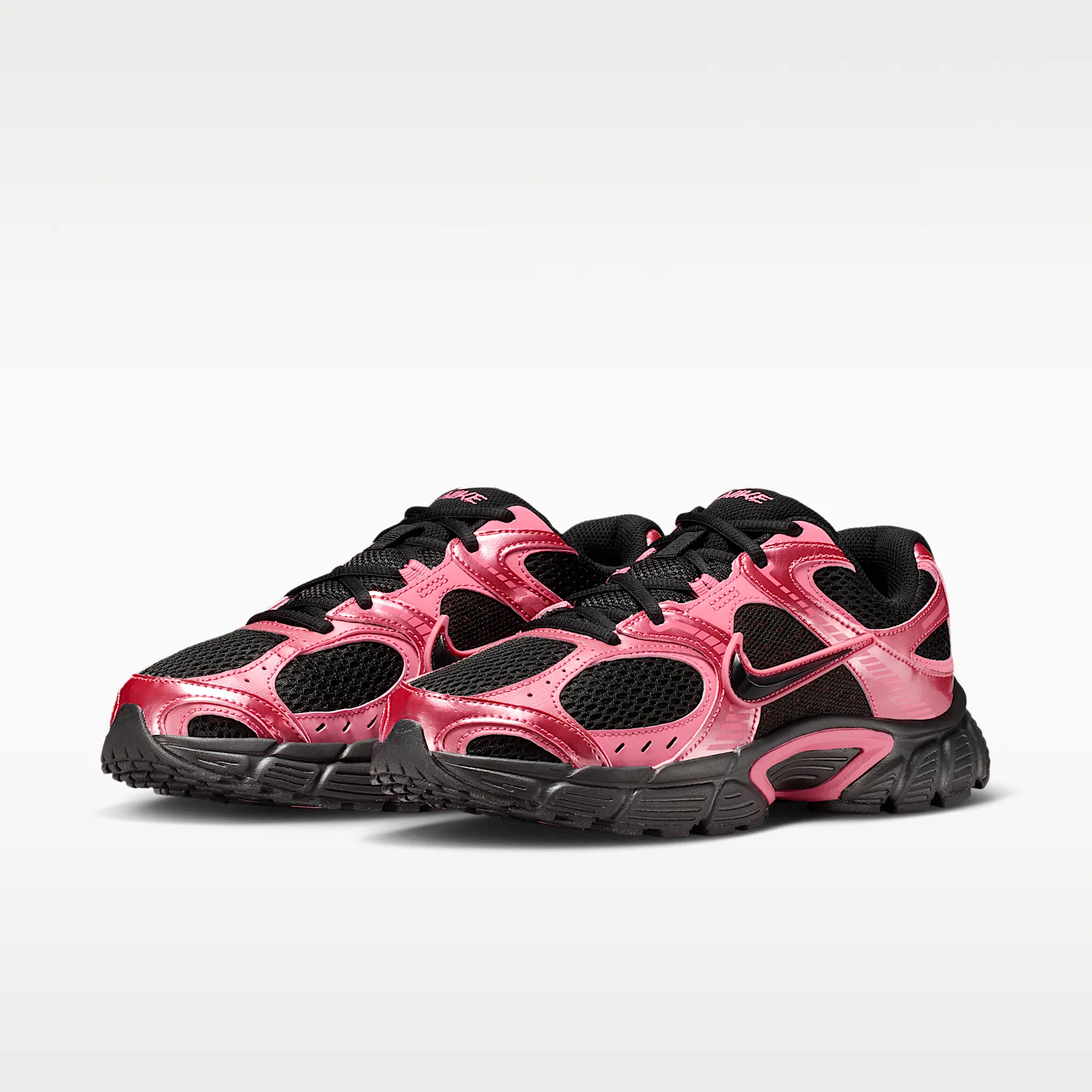 D28B9A_Nike-V5-RNR-WMNS_Black-Peony_HQ7901-004_img4