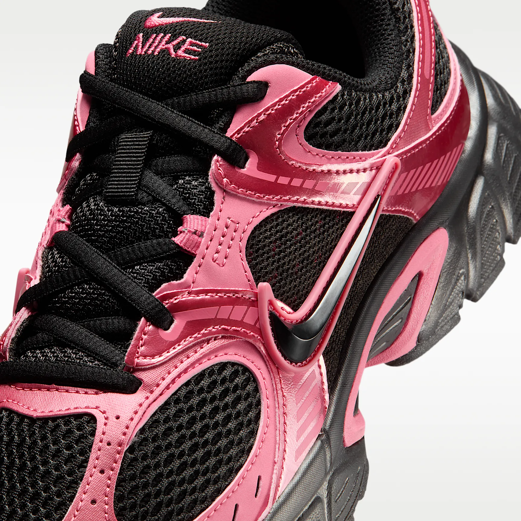 D28B9A_Nike-V5-RNR-WMNS_Black-Peony_HQ7901-004_img6