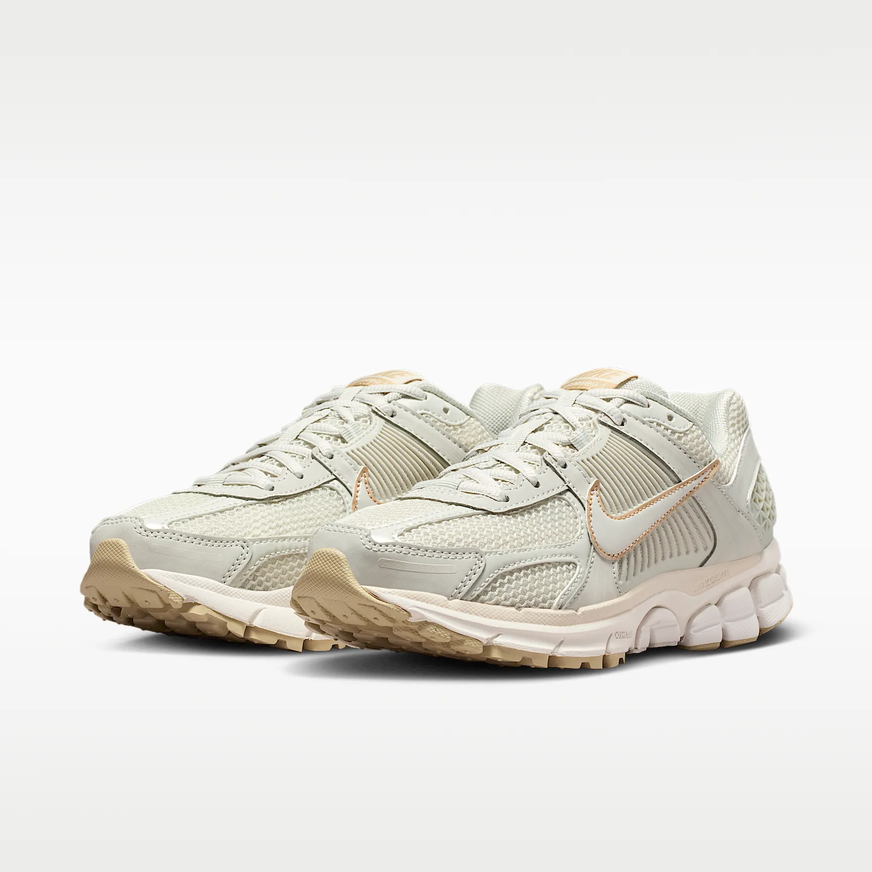 D0BFB1_Nike-Zoom-Vomero-5-WMNS_LIGHT-BONE_IB8929-003_img4