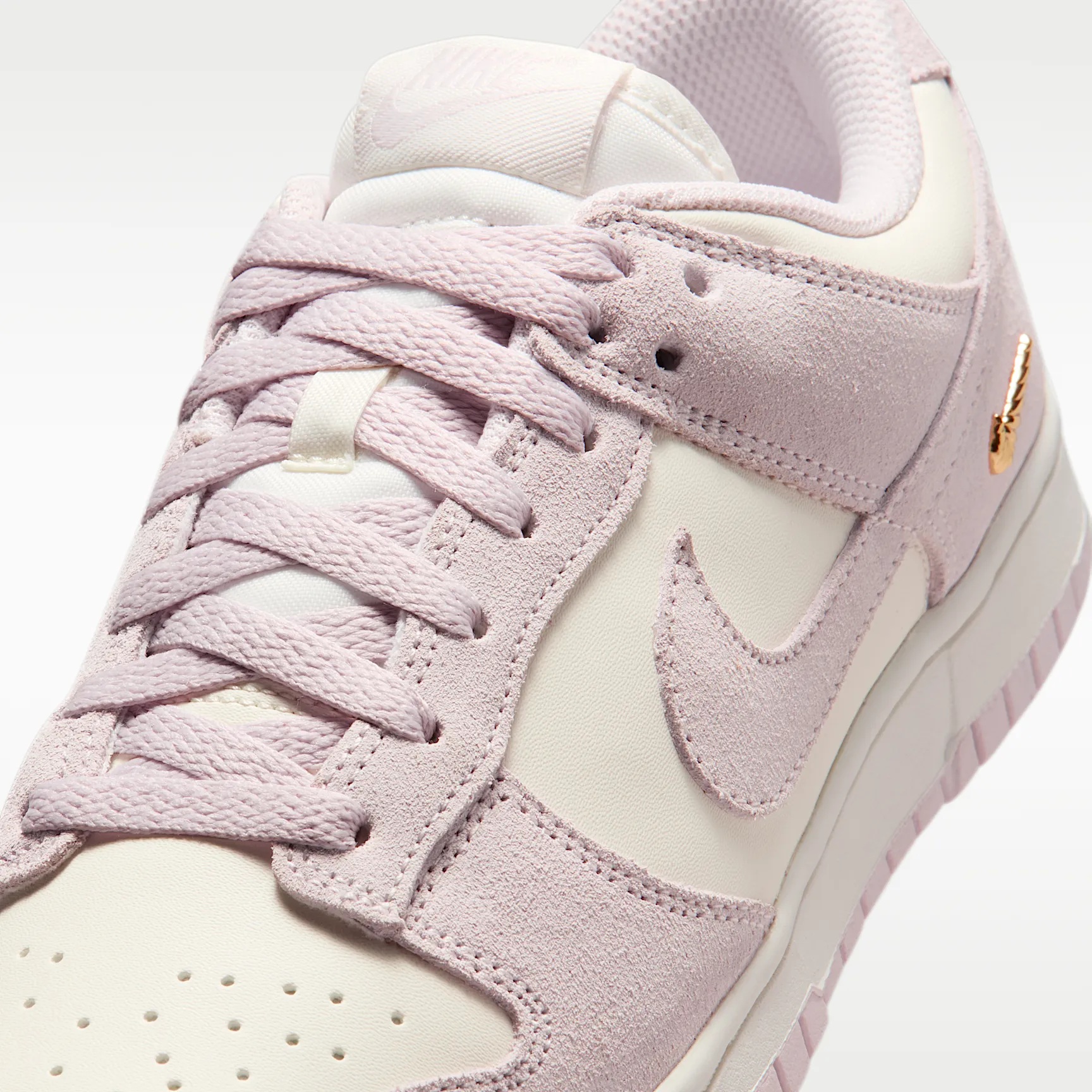 BBABAE_Nike-Dunk-Low-Suede-WMNS_SAIL-PEARL-PINK_IO4244-100_img6