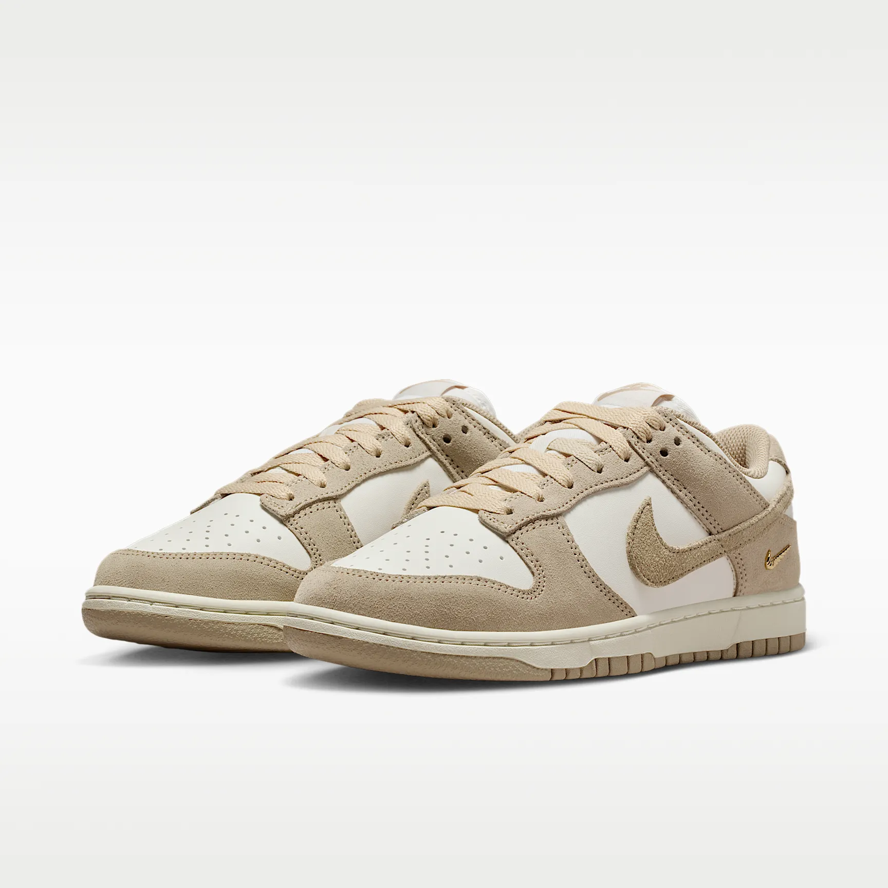 97856E_Nike-Dunk-Low-Suede-WMNS_SAIL-LINEN_IO4244-101_img4