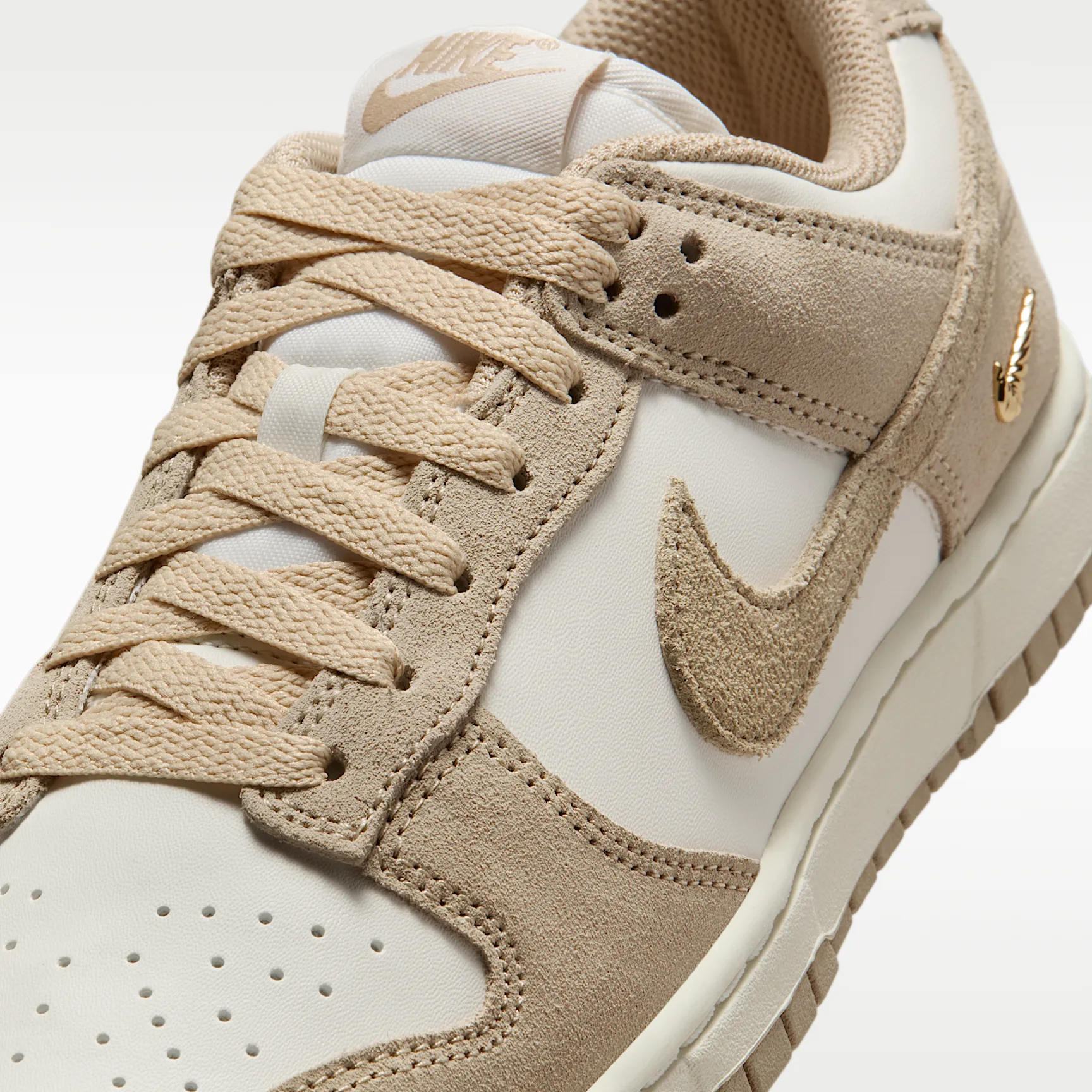 97856E_Nike-Dunk-Low-Suede-WMNS_SAIL-LINEN_IO4244-101_img6