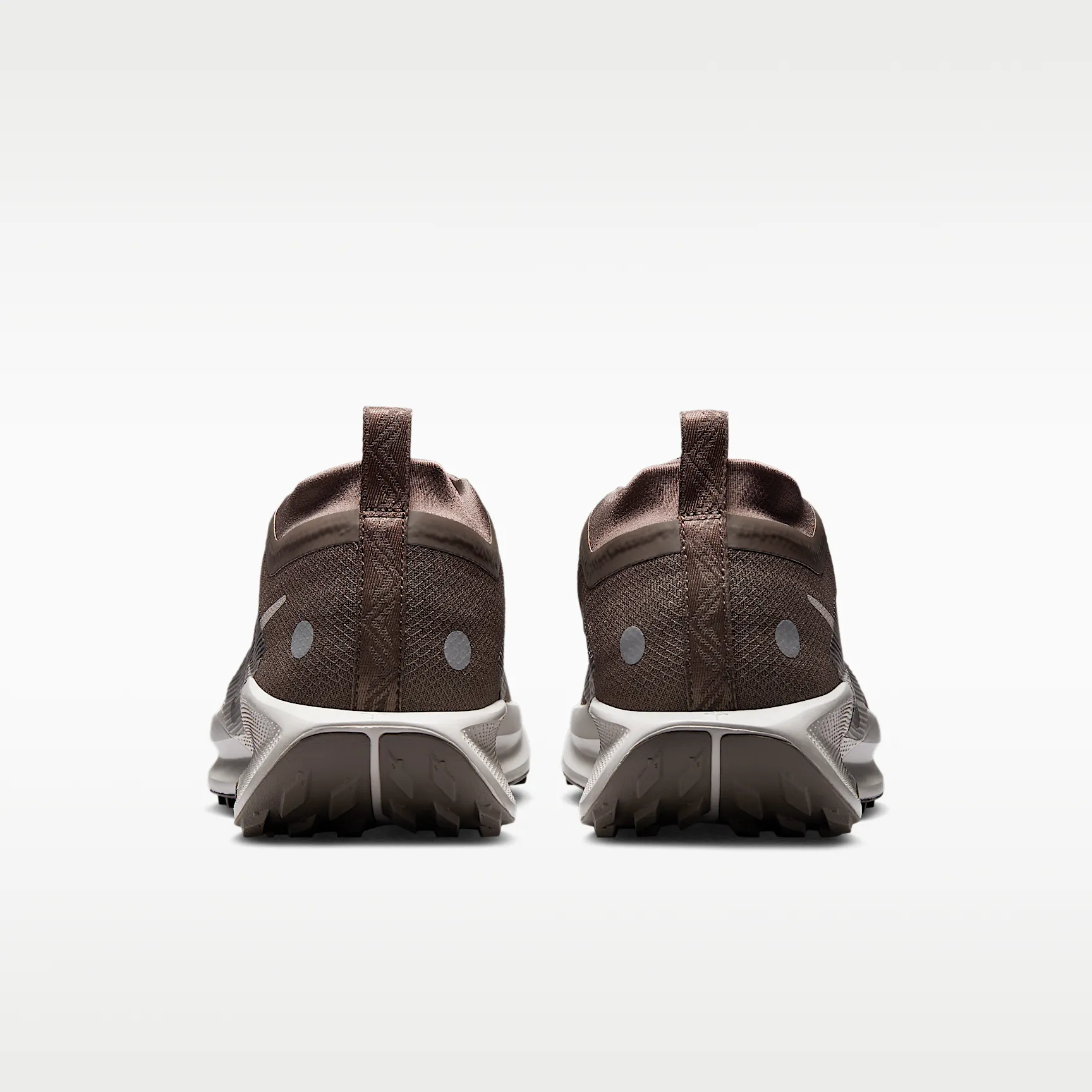 897E78_Nike-Pegasus-Trail-5-Gore-Tex_IRONSTONE_FQ0908-012_img5