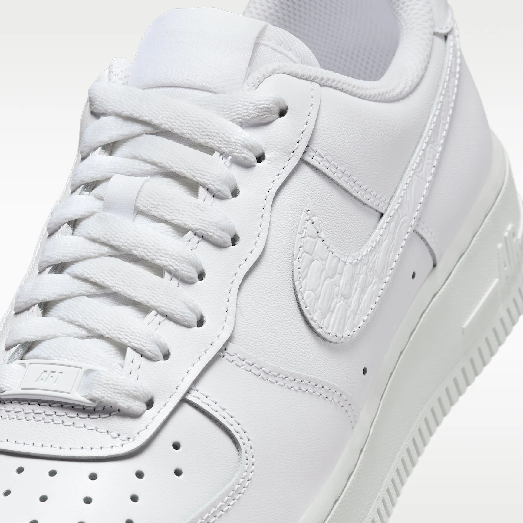 000000_Nike-Air-Force-1-Low_PEBBLE-CROC_IO4837-100_img6