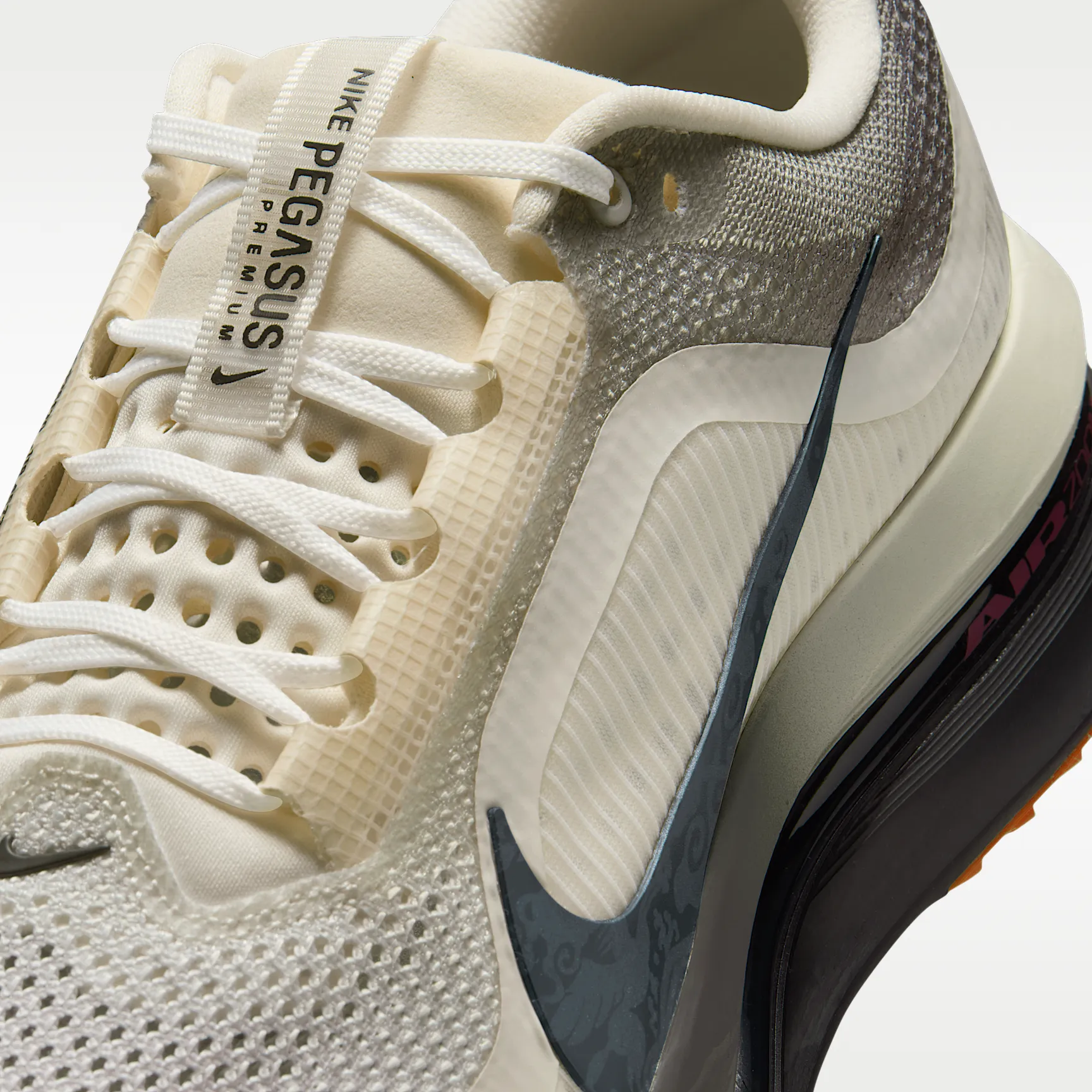 777C77_Nike-Pegasus-Premium_YEAR-OF-THE-HORSE_IQ1130-001_img6