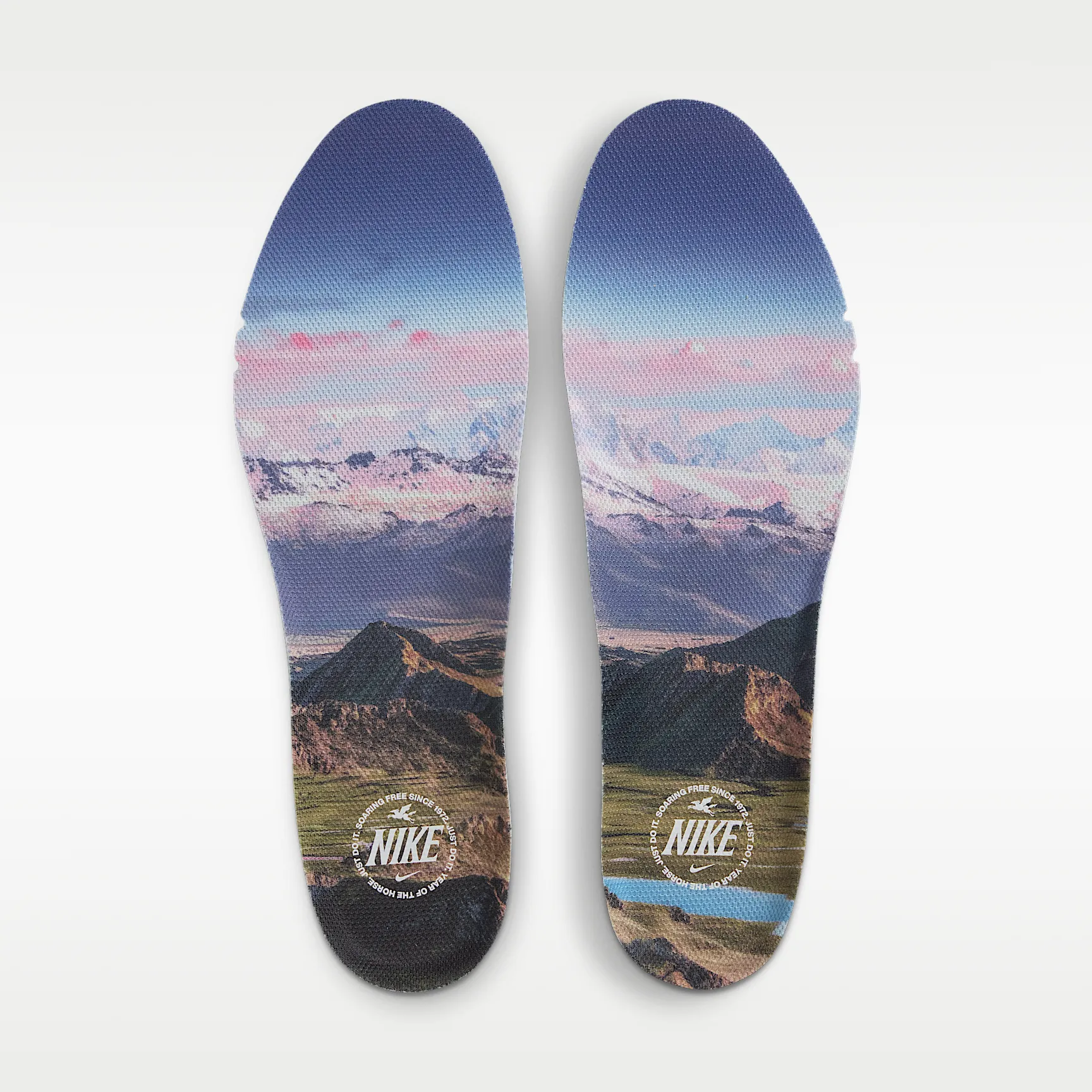 777C77_Nike-Pegasus-Premium_YEAR-OF-THE-HORSE_IQ1130-001_img9