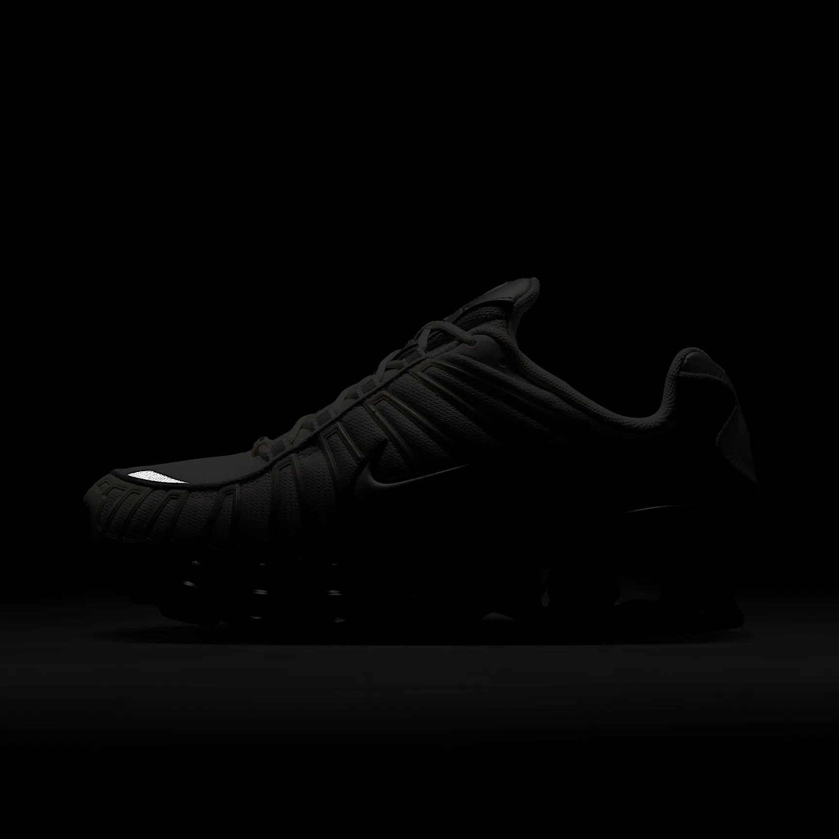 000000_Nike-Shox-TL_Off-Noir_IB7705-001_img10