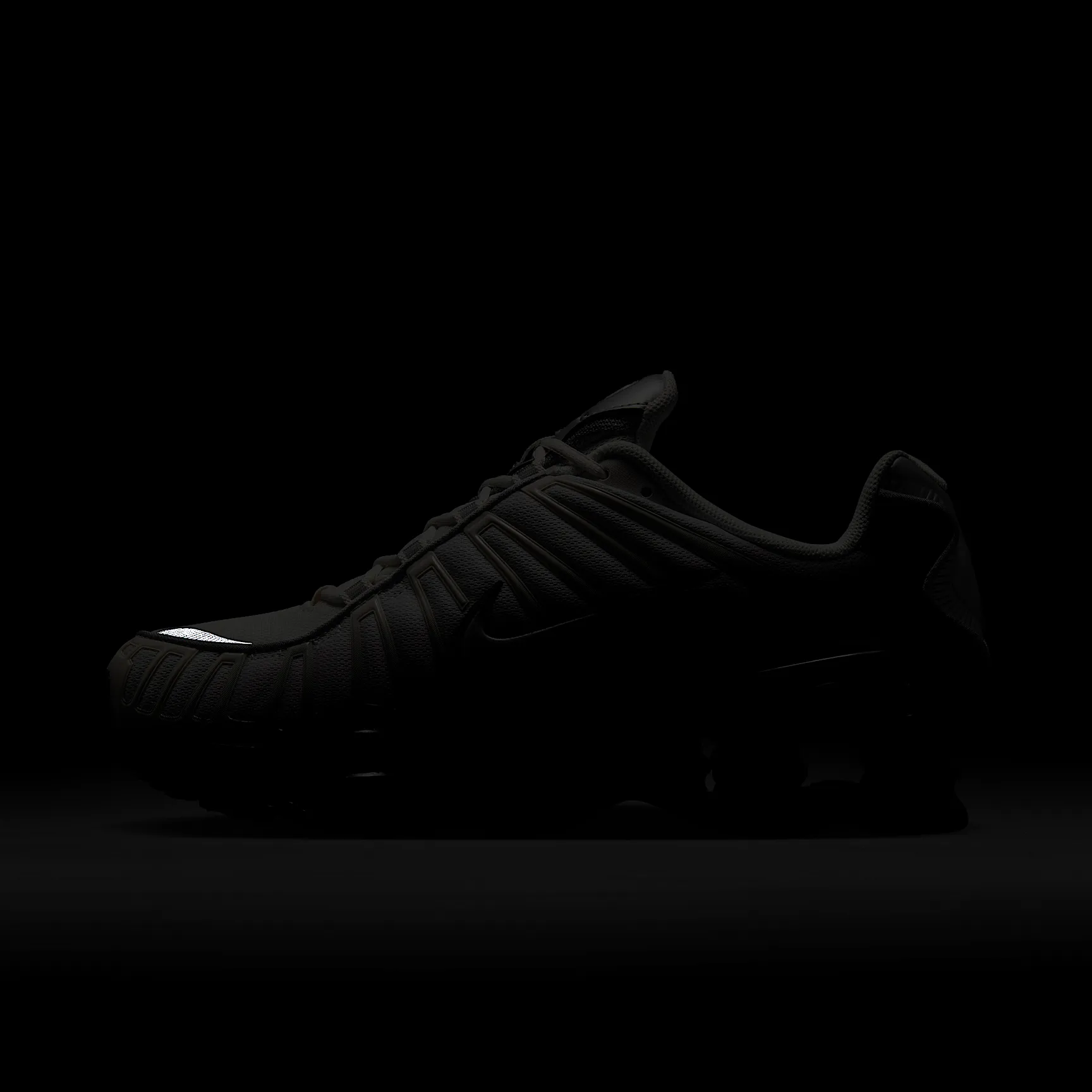 000000_Nike-Shox-TL_Off-Noir_IB7705-001_img11