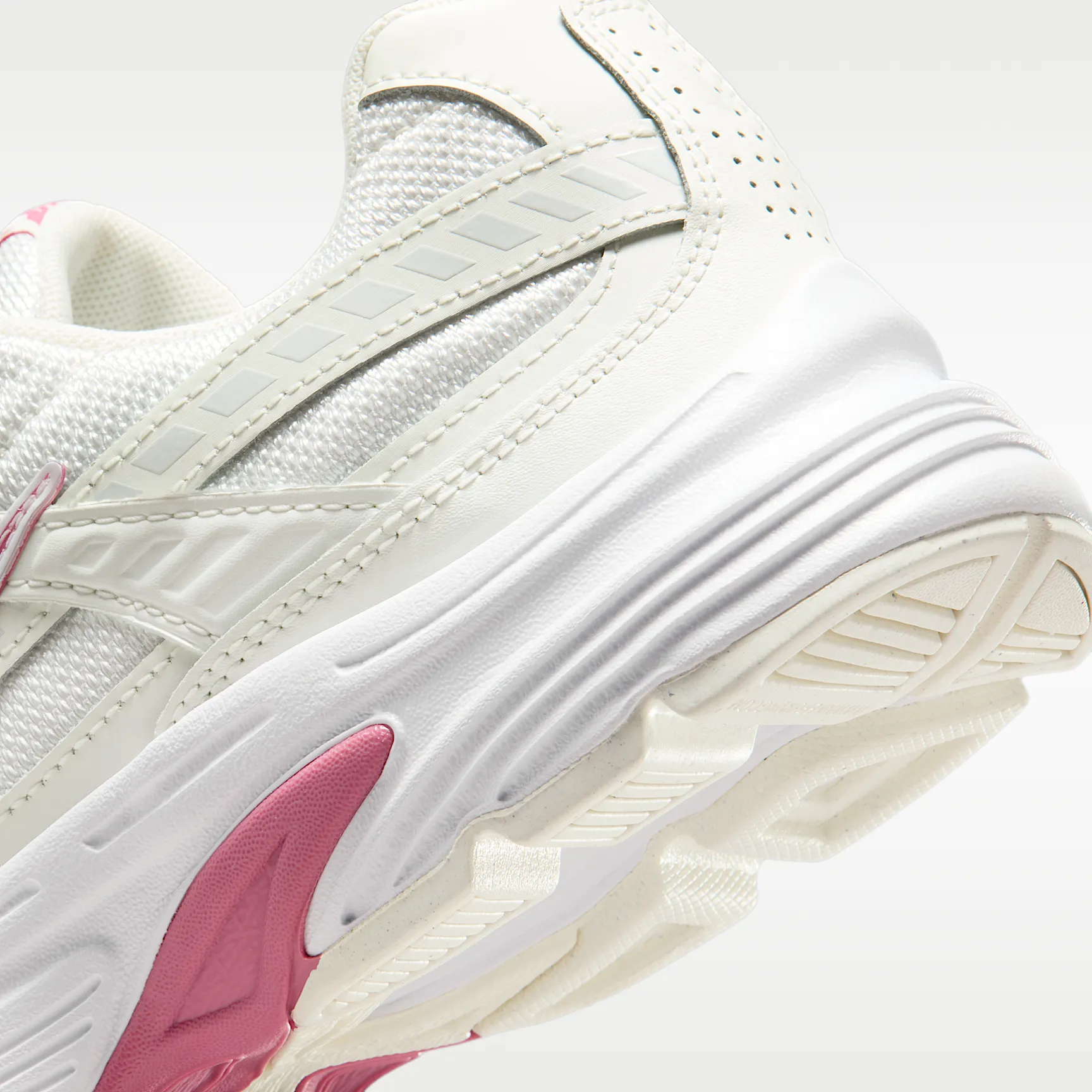 000000_Nike-Initiator-WMNS_Sail-Peony_394053-104_img7