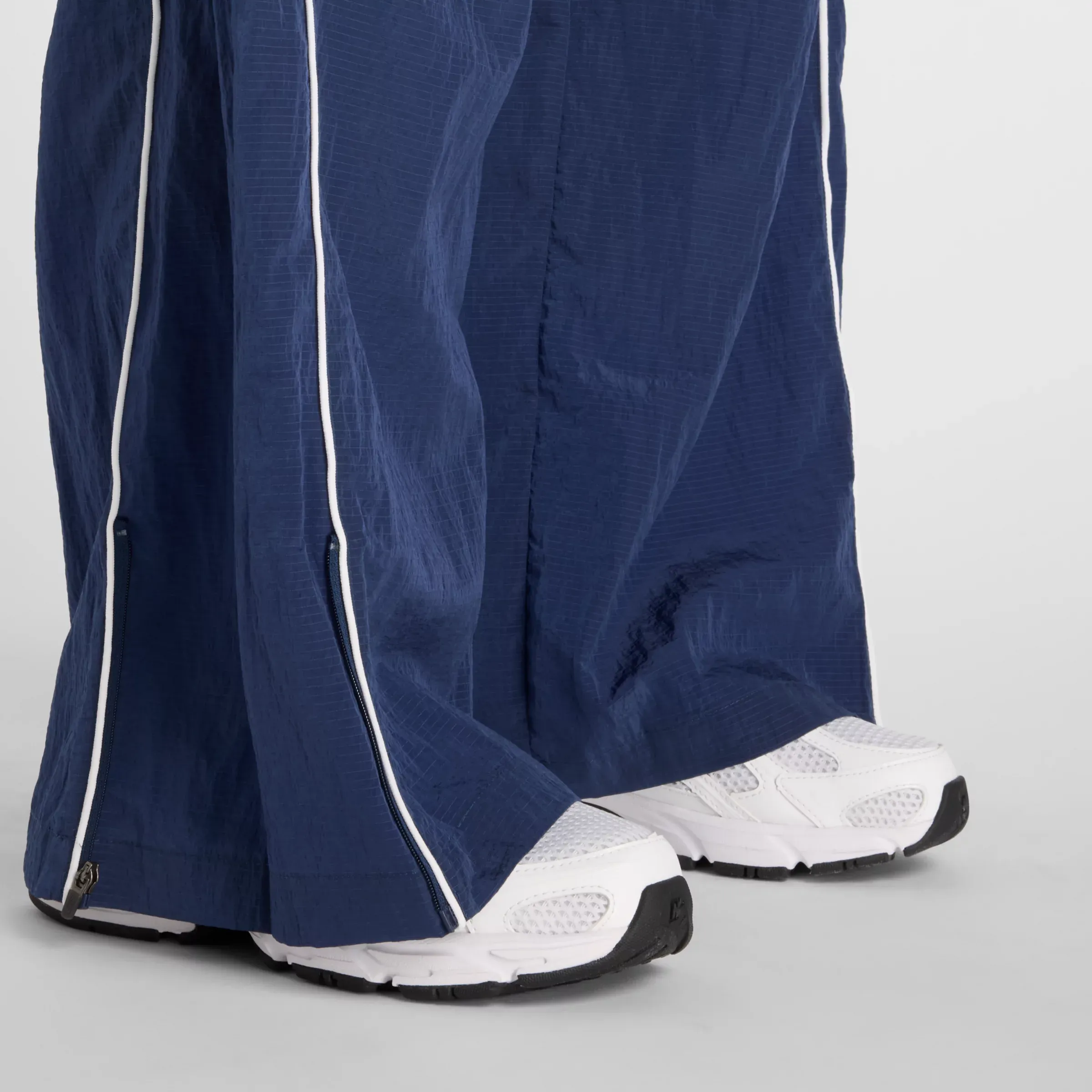 000000_New-Balance-Sport-Legacy-Pant_NAVY_WB61Z1E6NNY_img5