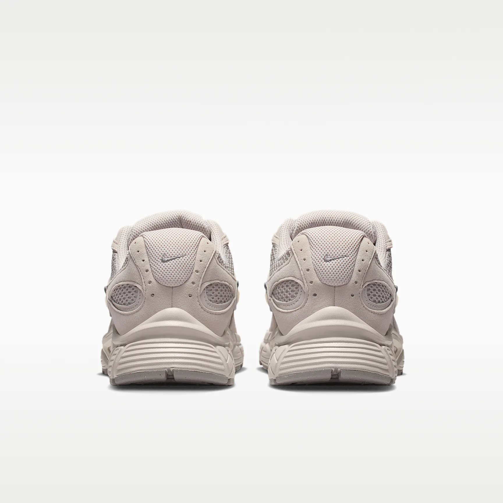 A89790_Nike-V5-RNR-WMNS_MOON-PARTICLE_II6294-201_img5