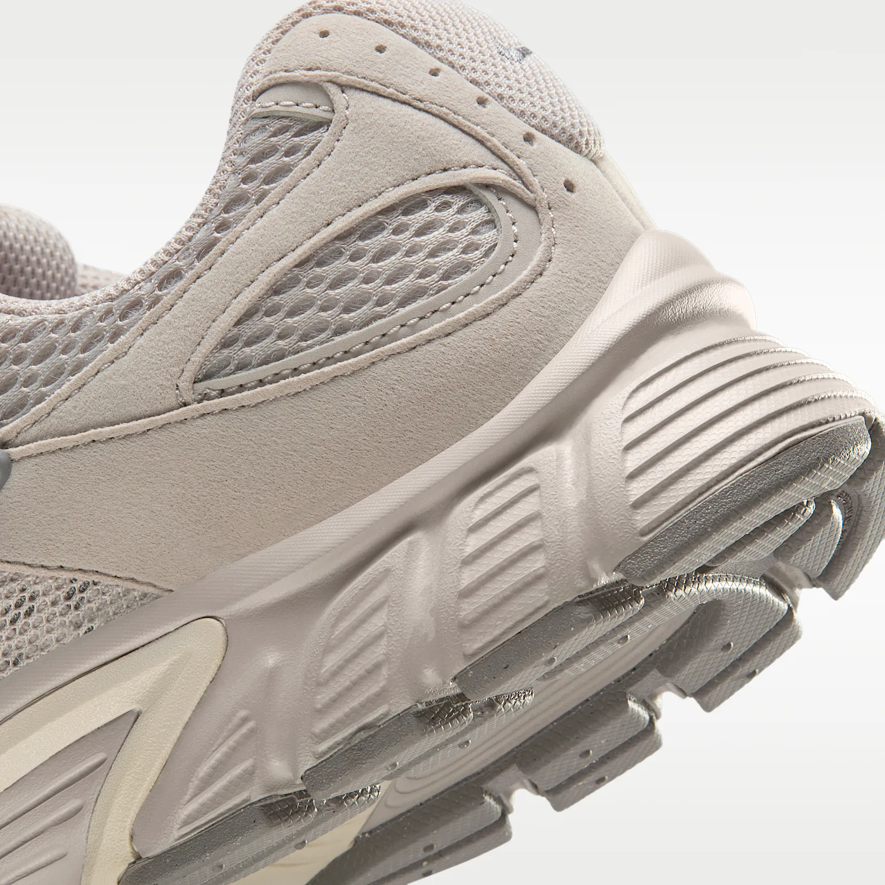 A89790_Nike-V5-RNR-WMNS_MOON-PARTICLE_II6294-201_img7