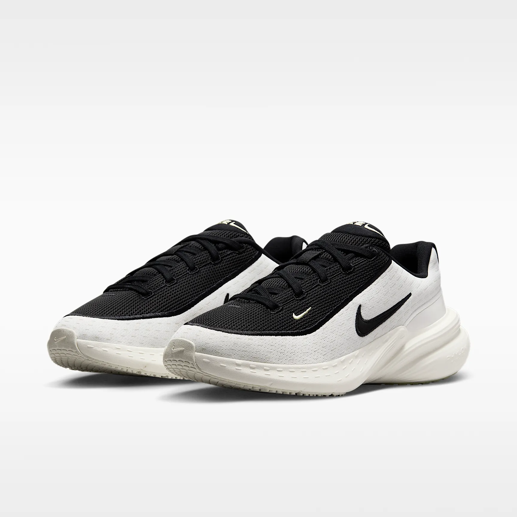 000000_Nike-Uplift-SC-WMNS_SAIL-BLACK_IB2766-100_img4