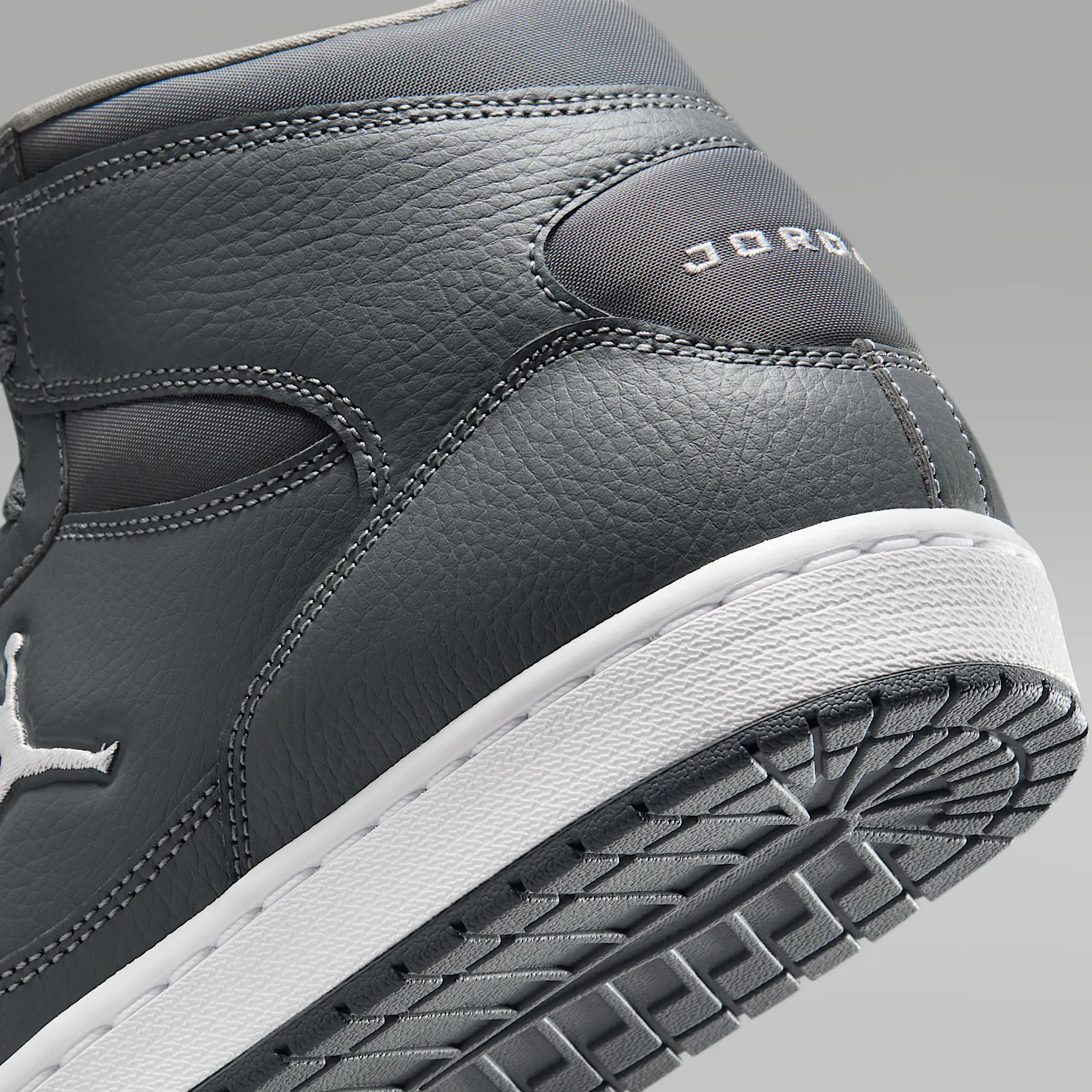 323639_Jordan-Court-Connect-Mid_SMOKE-GREY_IQ5685-005_img7