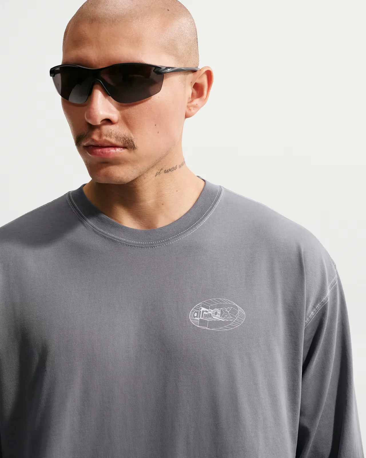 414141_Nike-City-Long-Sleeve-T-shirt_GREY_A-definir_img2