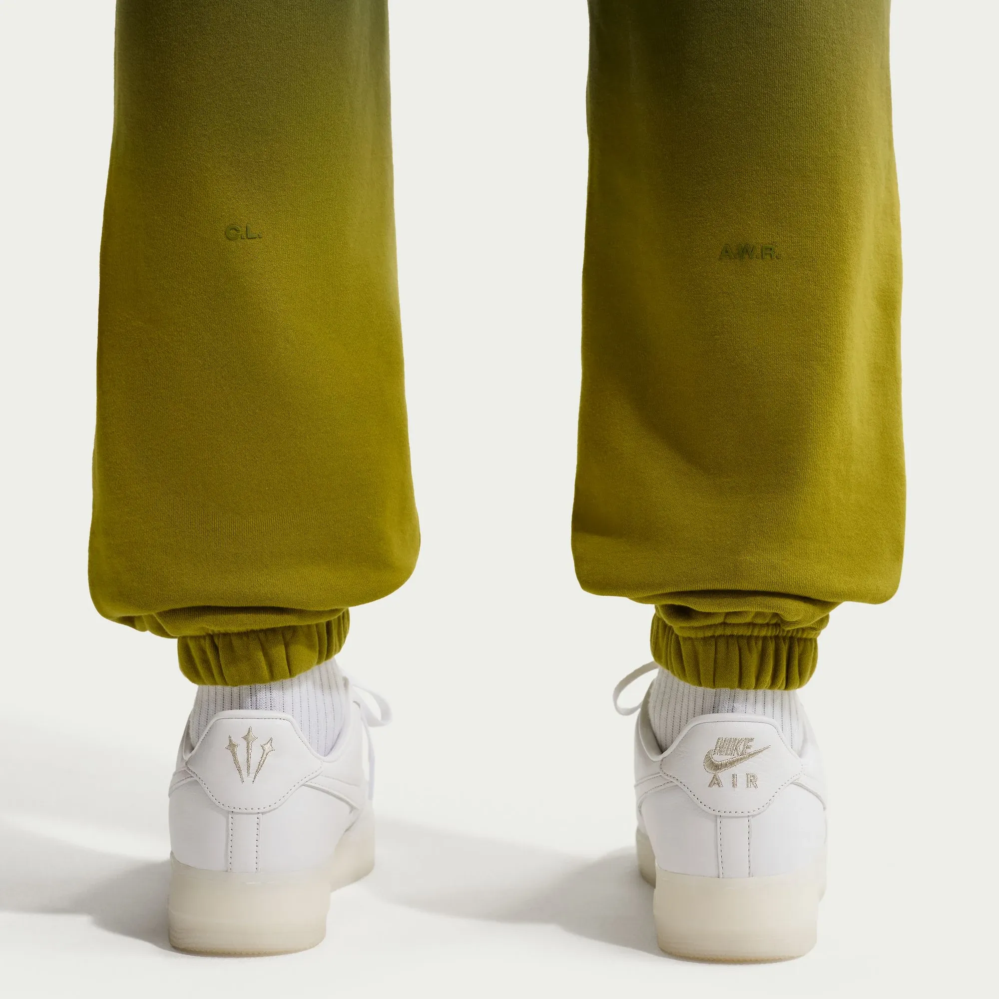 000000_NOCTA-x-Nike-Fleece-CS-Pants-_MOSS-MEDIUM-OLIVE_HJ6334-390_img4