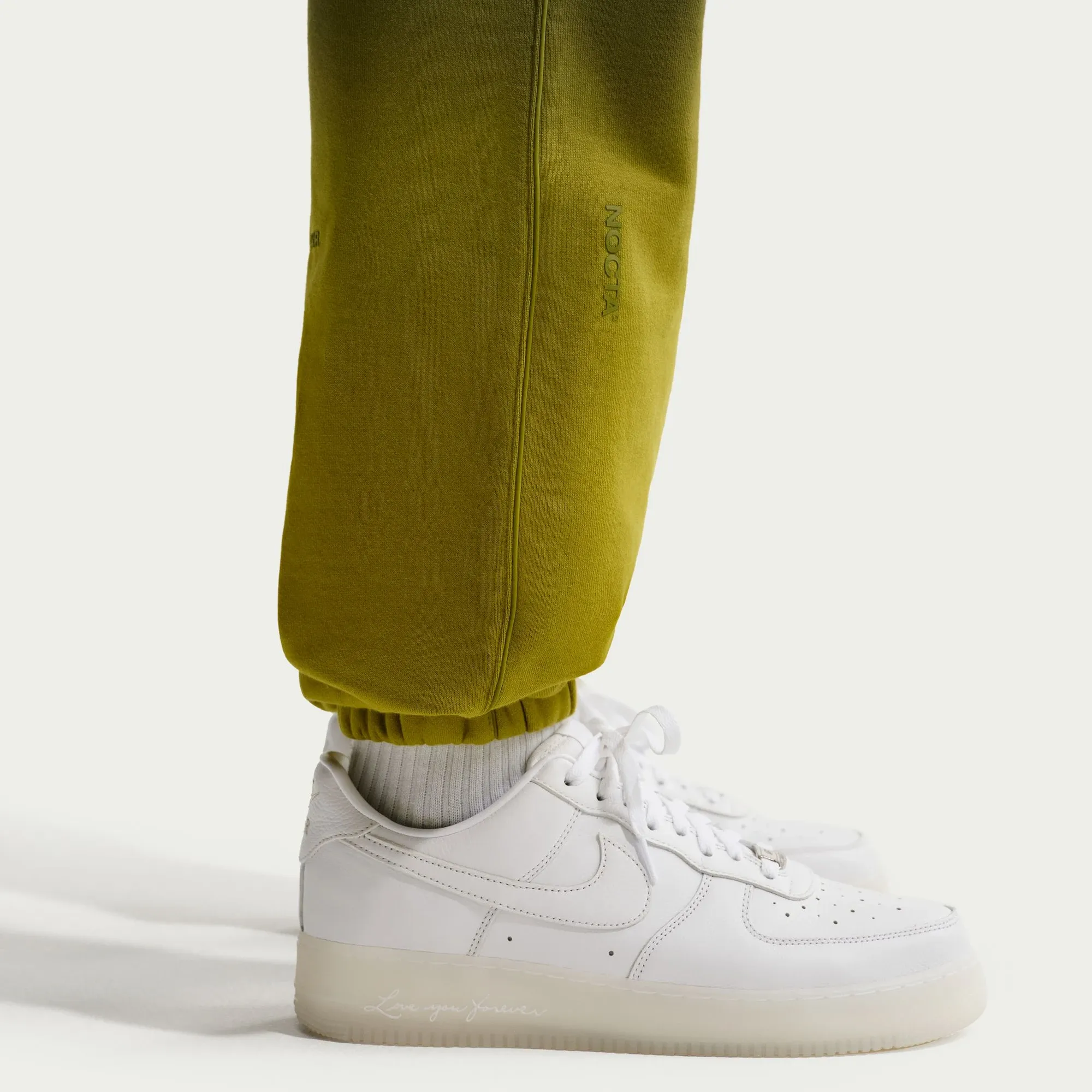 000000_NOCTA-x-Nike-Fleece-CS-Pants-_MOSS-MEDIUM-OLIVE_HJ6334-390_img5