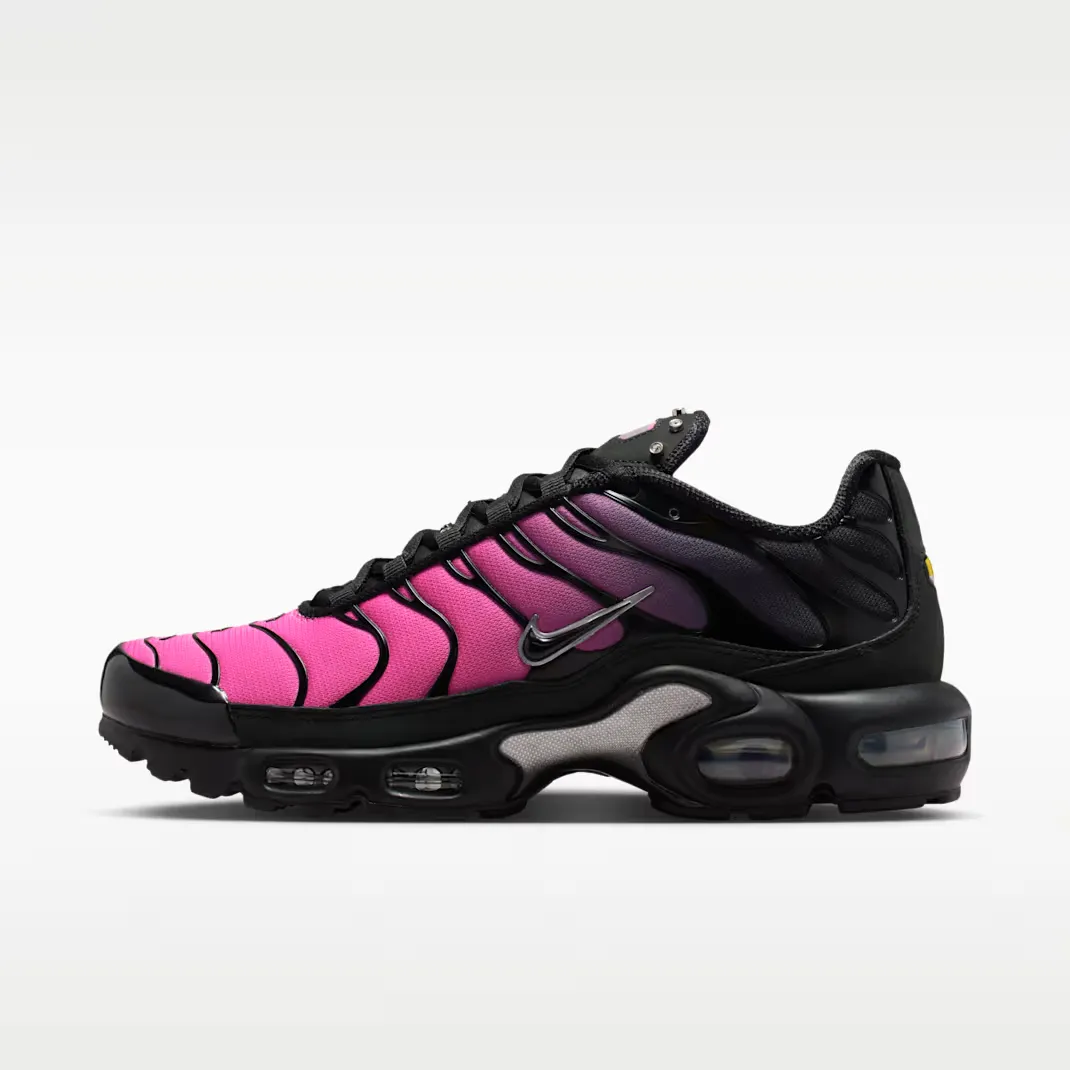 FB61B0_Nike-Air-Max-Plus-WMNS_Black-Peony_IQ0280-010_img0