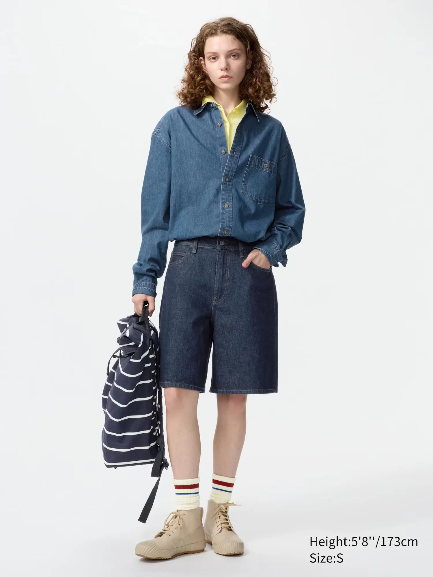 496581_JW-Anderson-x-Uniqlo-Unisex-Oversized-Shirt_LIGHT-DENIM_E485772-000-64_img2