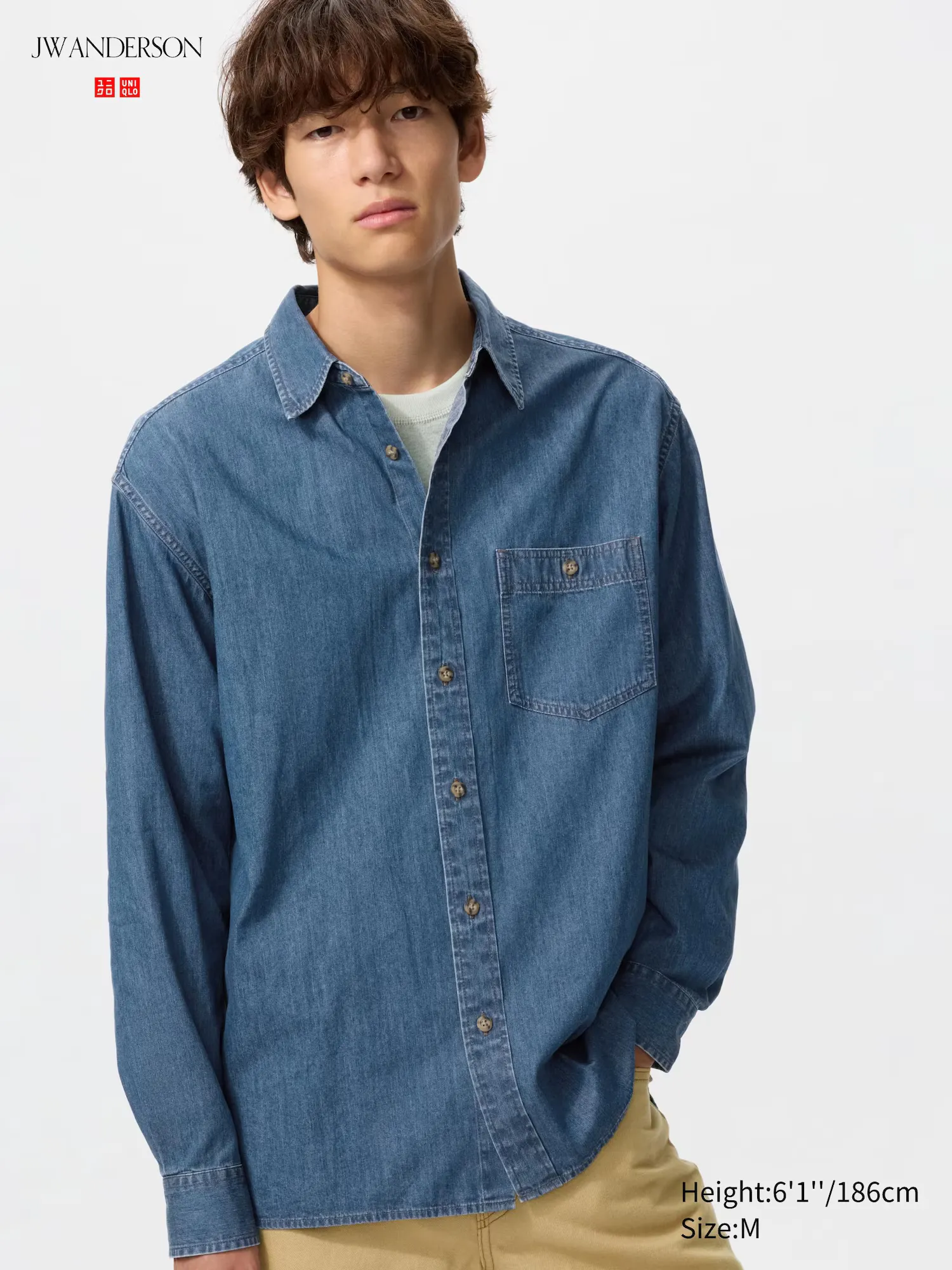 496581_JW-Anderson-x-Uniqlo-Unisex-Oversized-Shirt_LIGHT-DENIM_E485772-000-64_img0