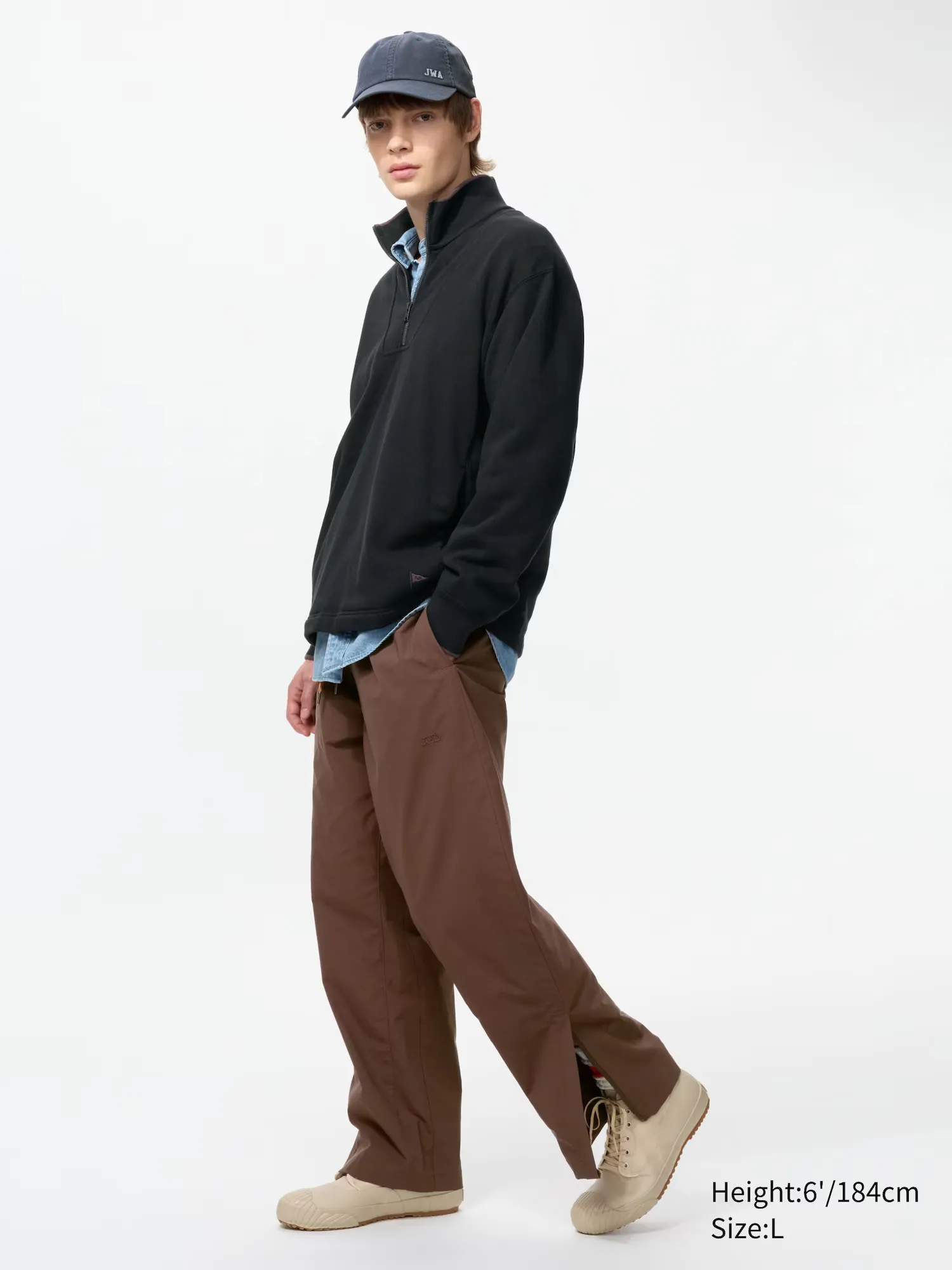 5C3F33_JW-Anderson-x-Uniqlo-Track-Trouser_BROWN_E484206-000-37_img1