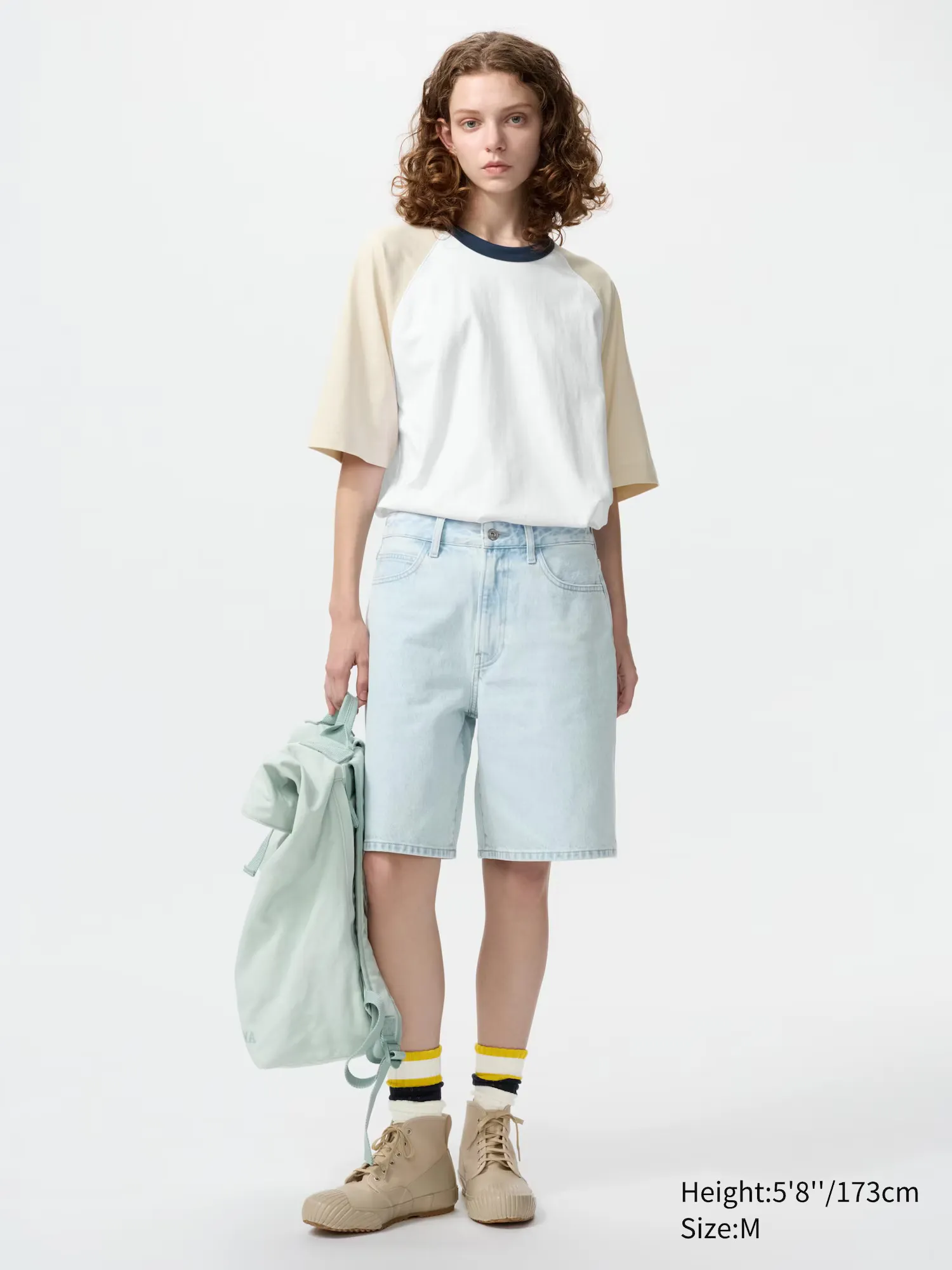 000000_JW-Anderson-x-Uniqlo-Oversized-Raglan-T-Shirt_WHITE-BEIGE_E484203-00_img2