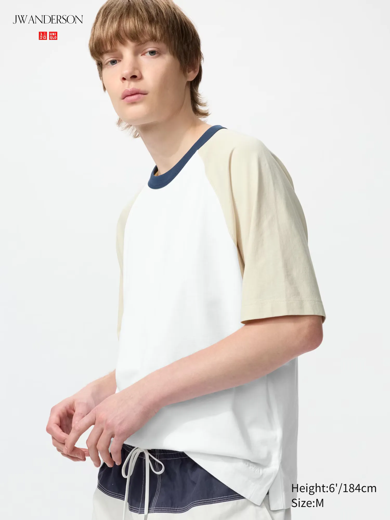000000_JW-Anderson-x-Uniqlo-Oversized-Raglan-T-Shirt_WHITE-BEIGE_E484203-00_img0