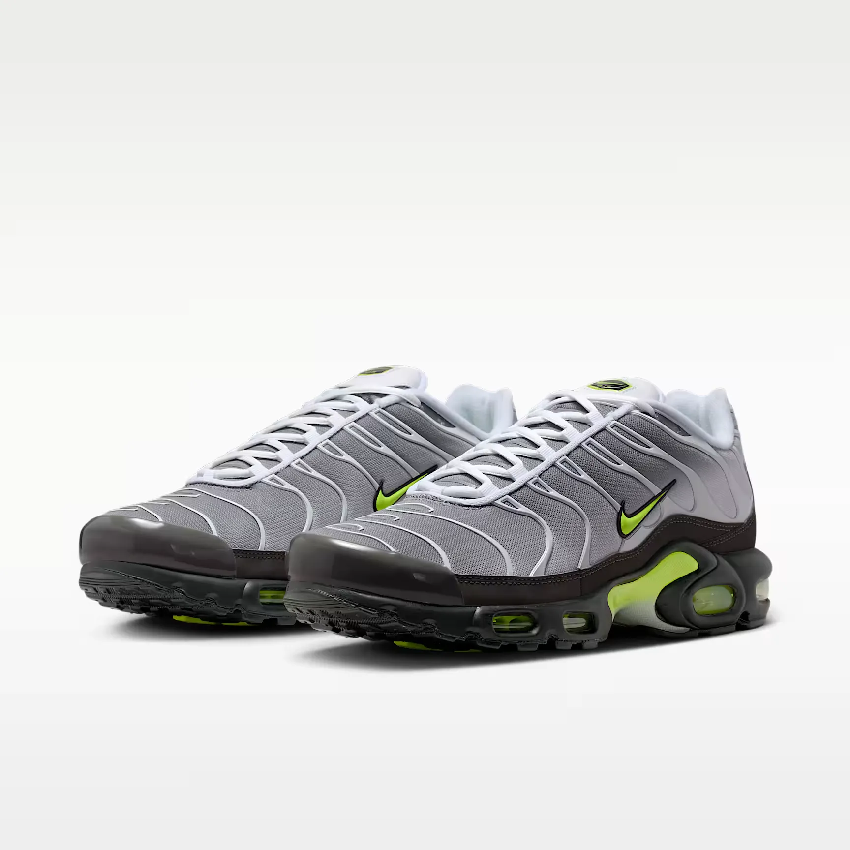 000000_Nike-Air-Max-Plus_NEON_IQ0288-100_img4