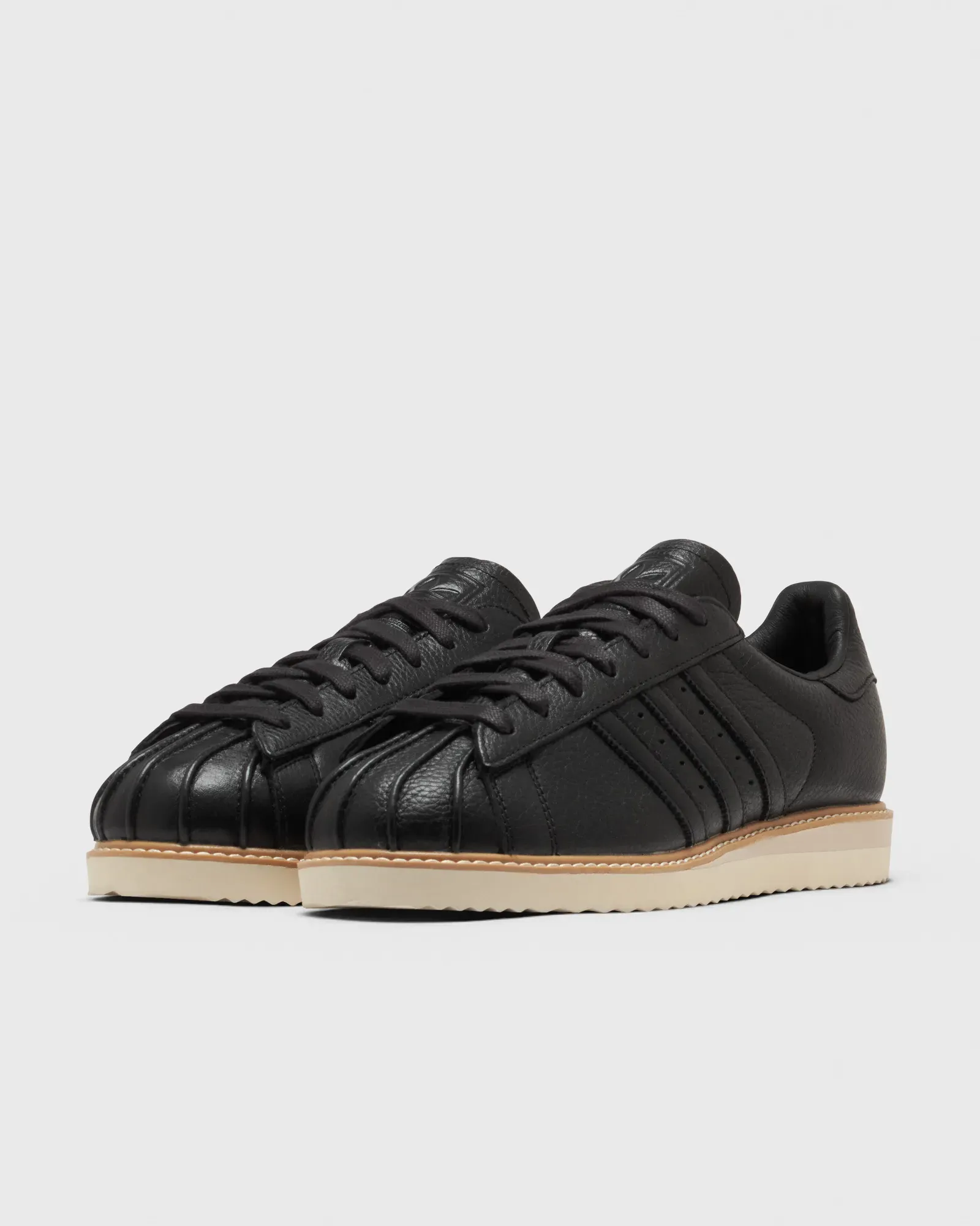 000000_adidas-Superstar-Lux_CORE-BLACK_JQ4314_img1