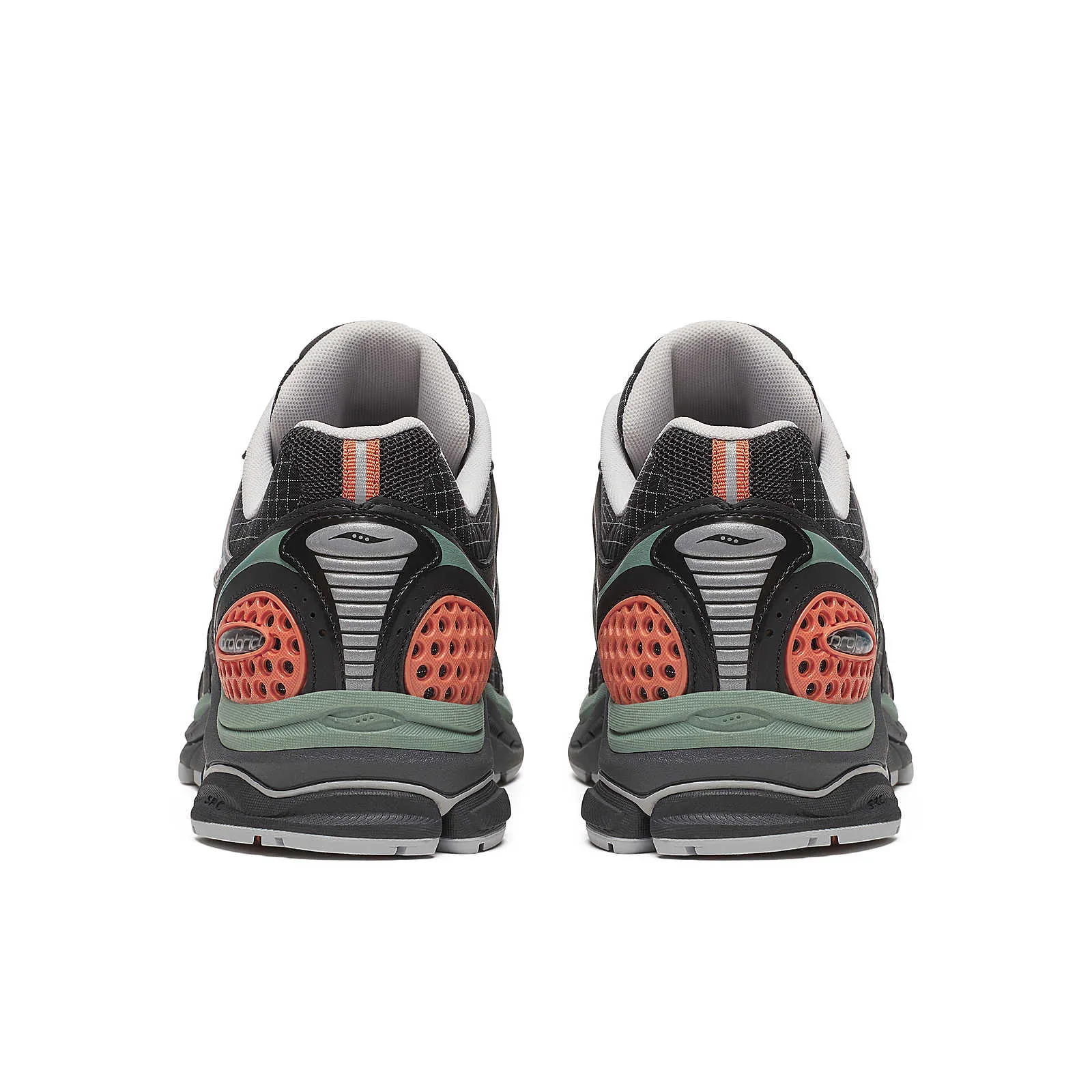 000000_Saucony-ProGrid-Triumph-4_SHADOW-SILVER_S70937-1_img3