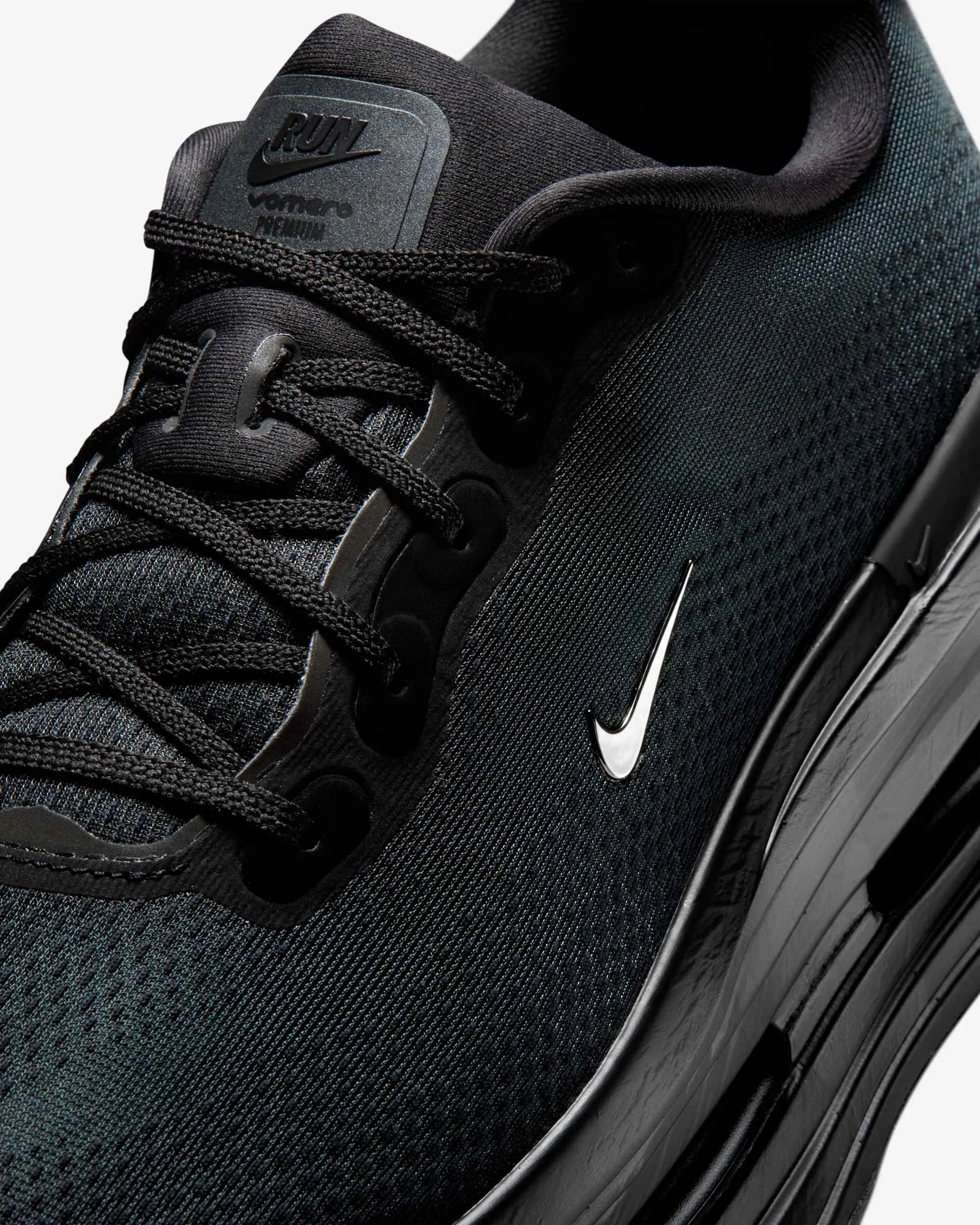 000000_Nike-Vomero-Premium-SP_BLACK_IQ0627-001_img6