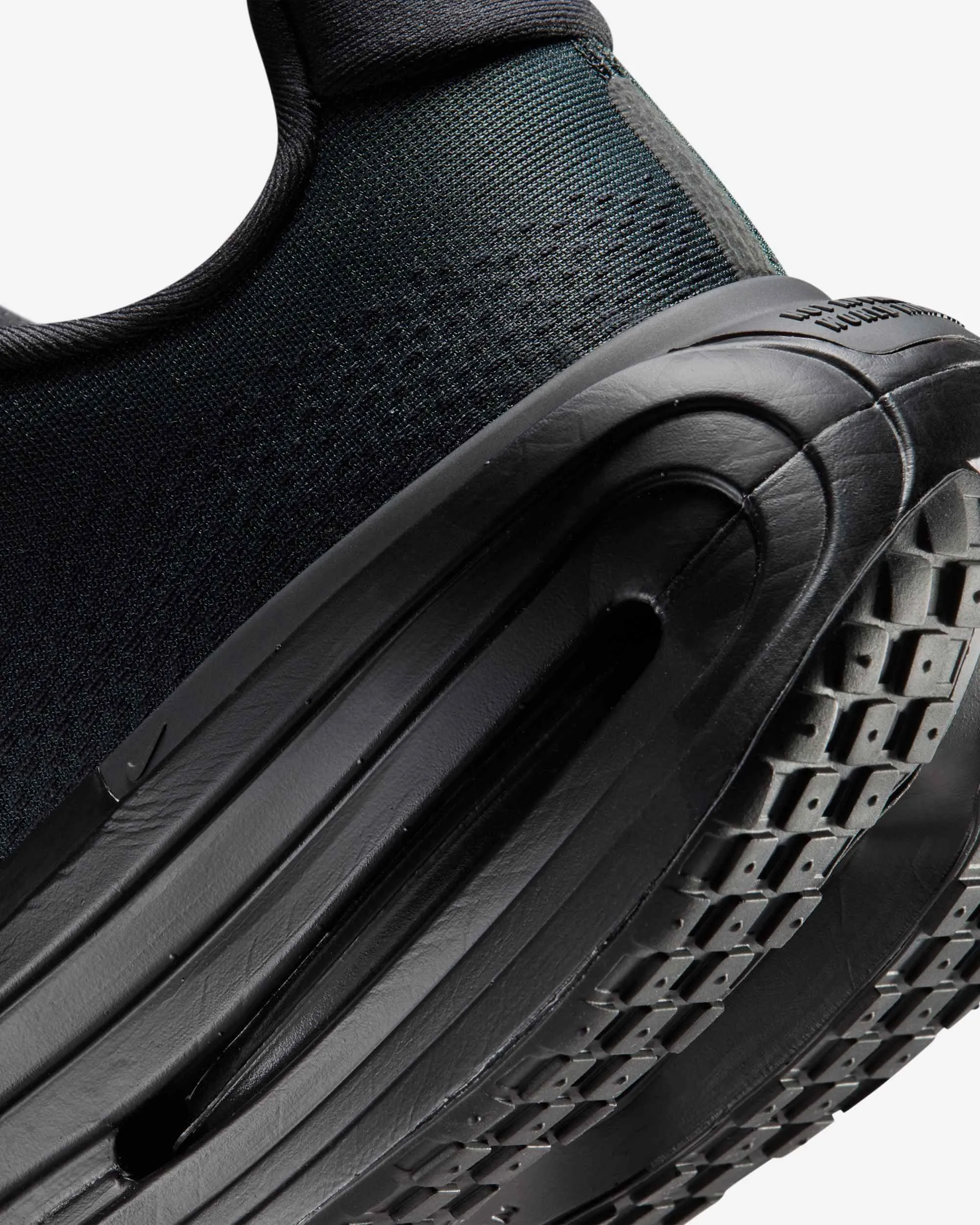 000000_Nike-Vomero-Premium-SP_BLACK_IQ0627-001_img7