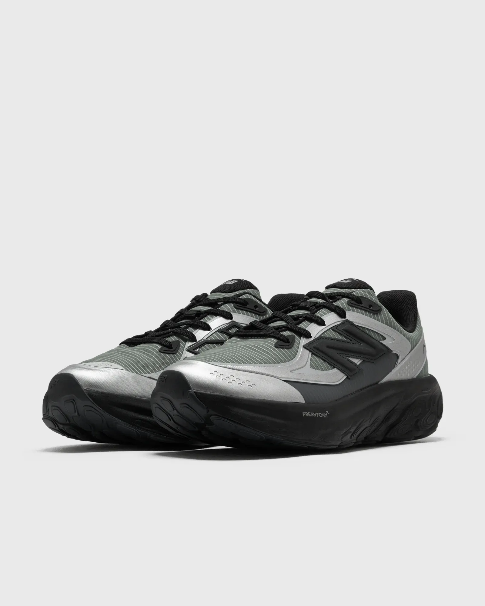 000000_New-Balance-x-CAYL-UTRNV11_SLATE-GREY_UTRNCA_img1