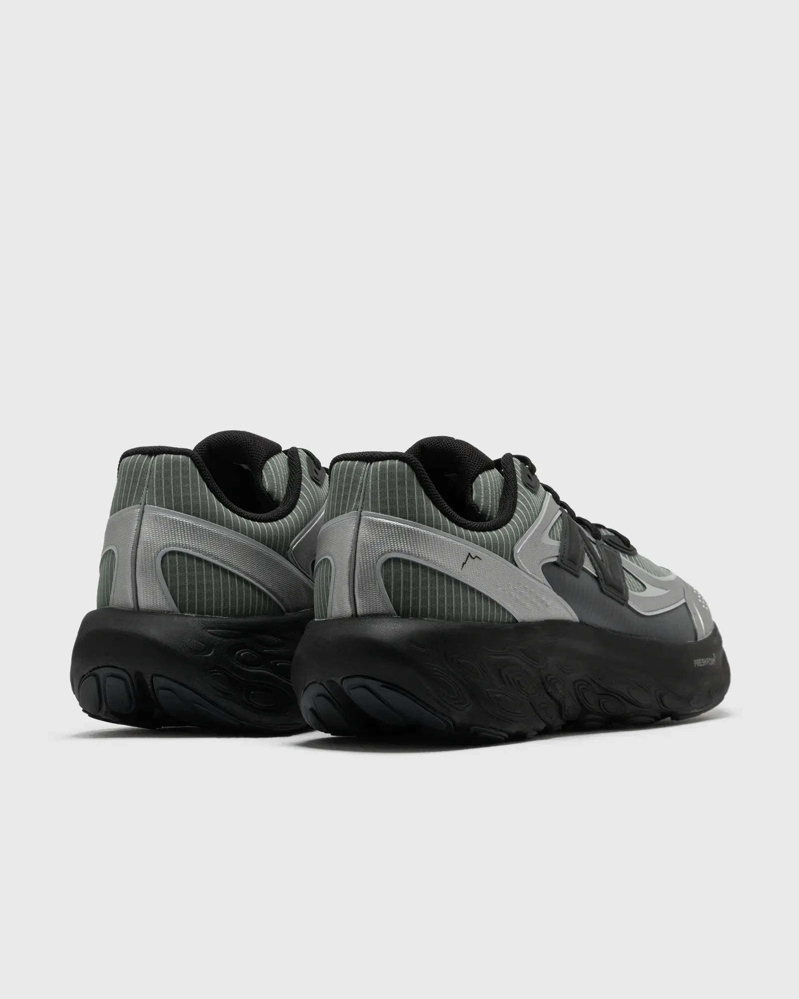 000000_New-Balance-x-CAYL-UTRNV11_SLATE-GREY_UTRNCA_img3