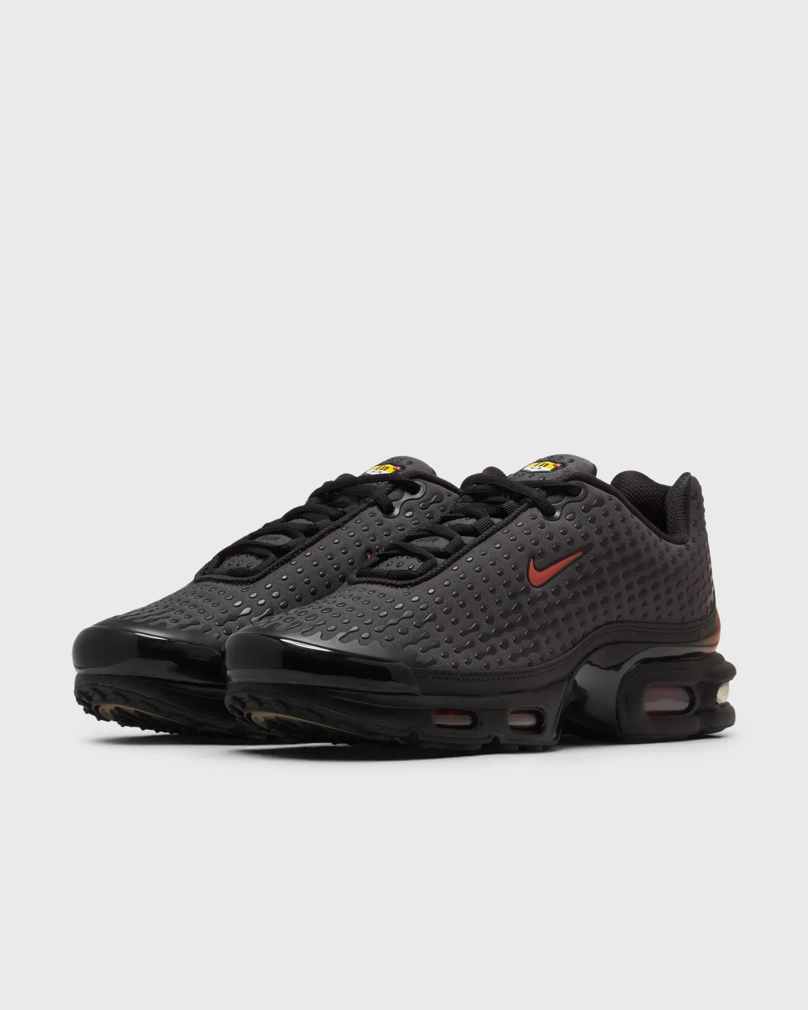 000000_Nike-Air-Max-Plus-VII_BLACK-DARK-COPPER_HQ2197-002_img1