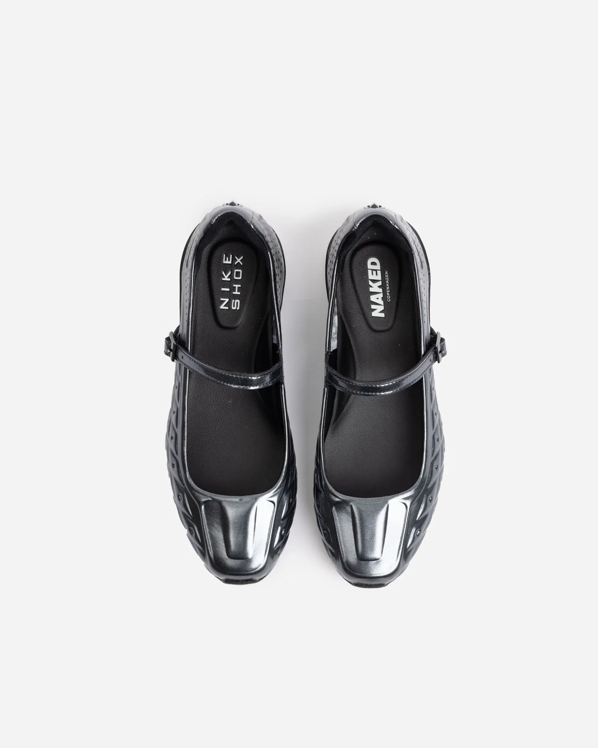 Naked × Nike Shox Z Calistra メリージェーン バレエ Naked Copenhagen Nike Shox Z Calistra IR5519-001 | SneakerNews.com