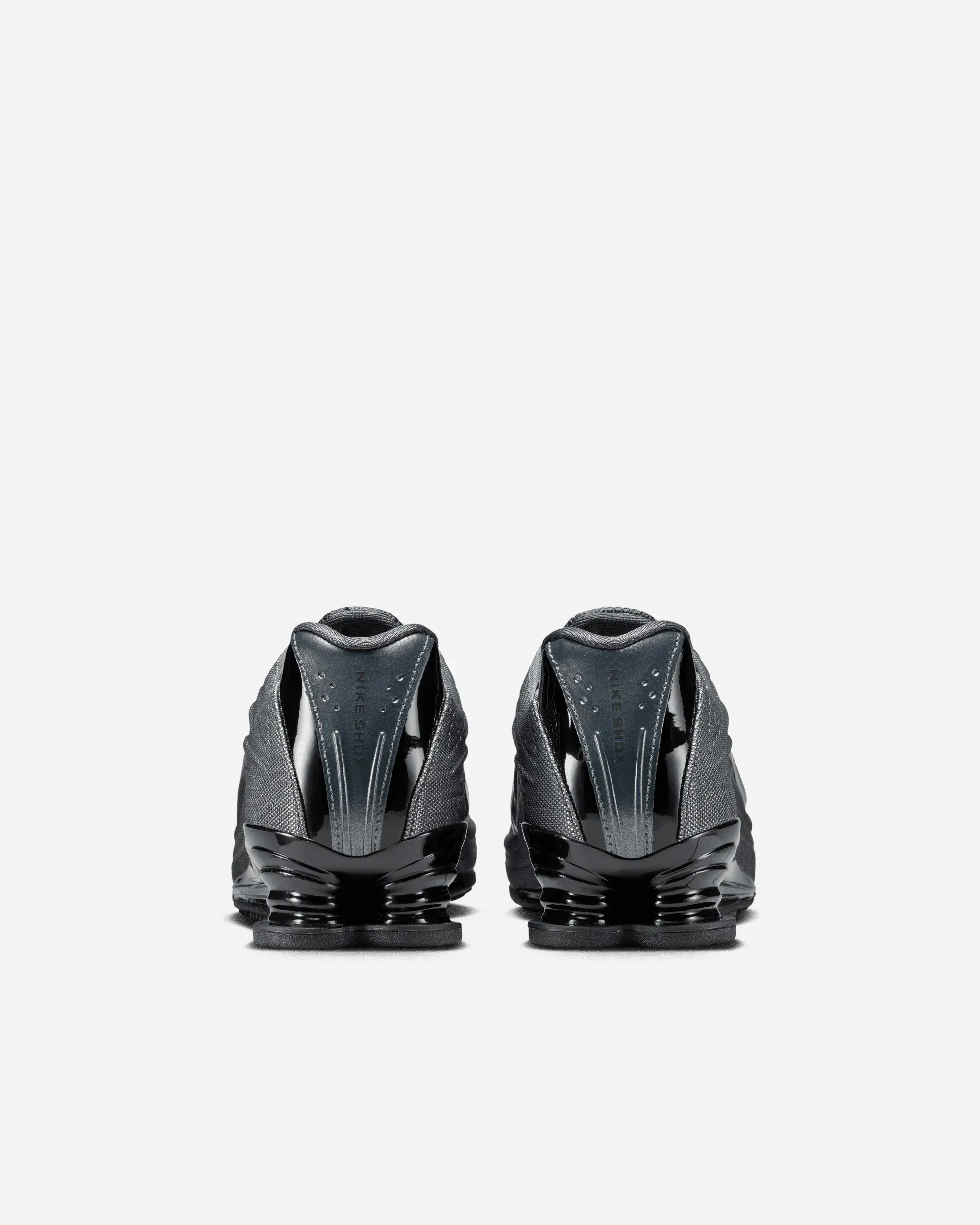 000000_NAKED-Copenhagen-x-Nike-Shox-Z-WMNS_MTLC-HEMATITE-BLACK_IO9319-001_img2