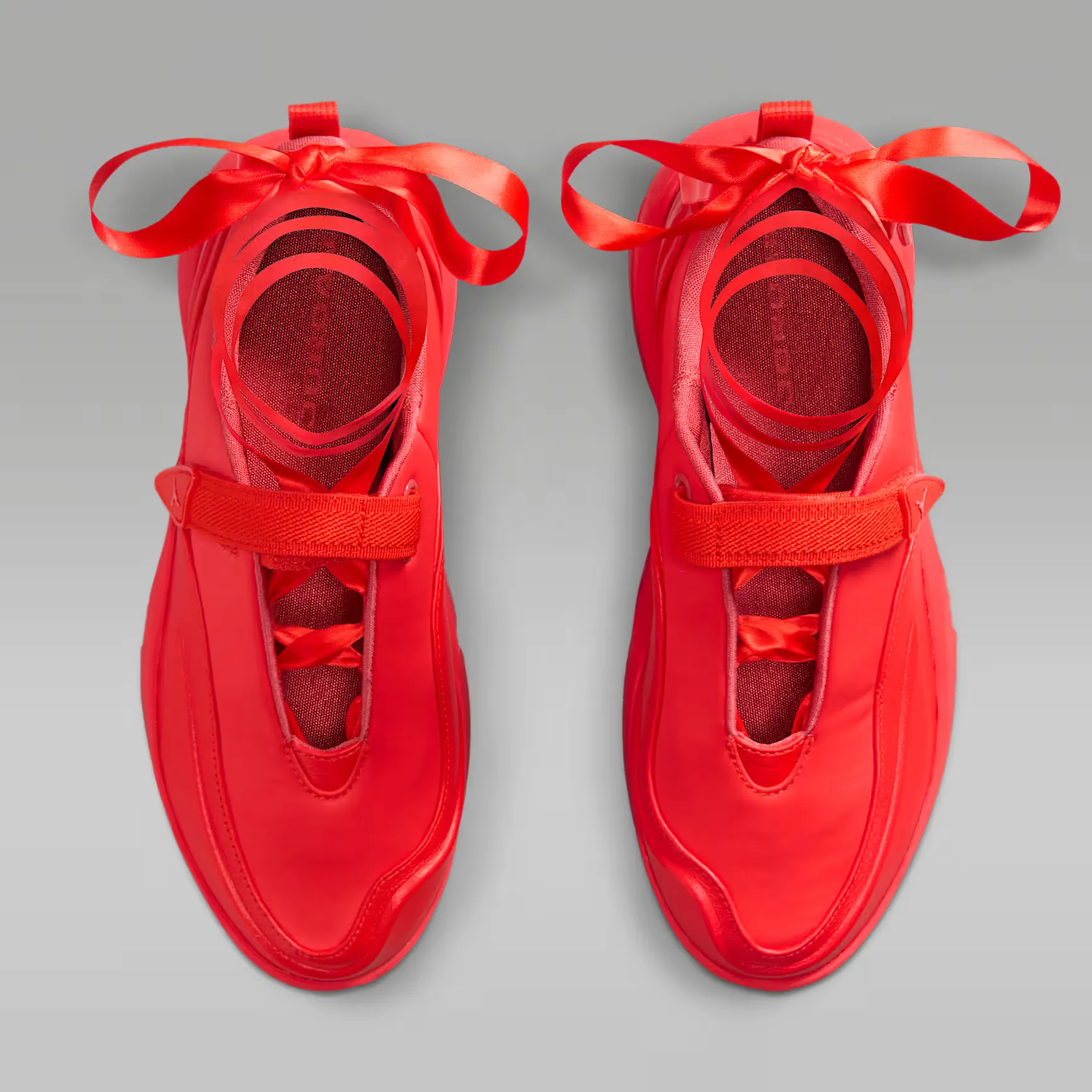 000000_Jordan-Pointe-WMNS_CHILE-RED_IB8597-600_img3