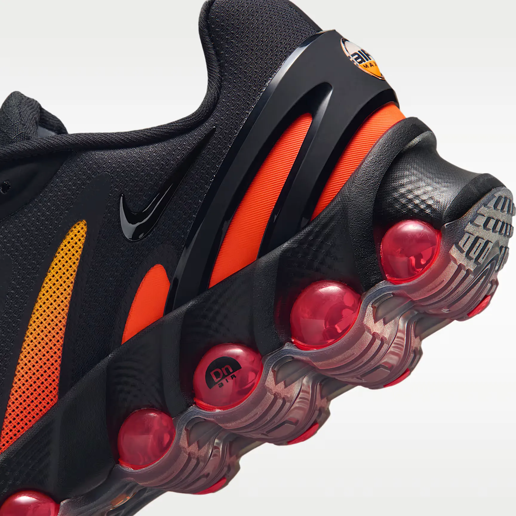 000000_Nike-Air-Max-DN8_BLACK-DARK-COPPER-HYPER-CRIMSON_IH4119-011_img7